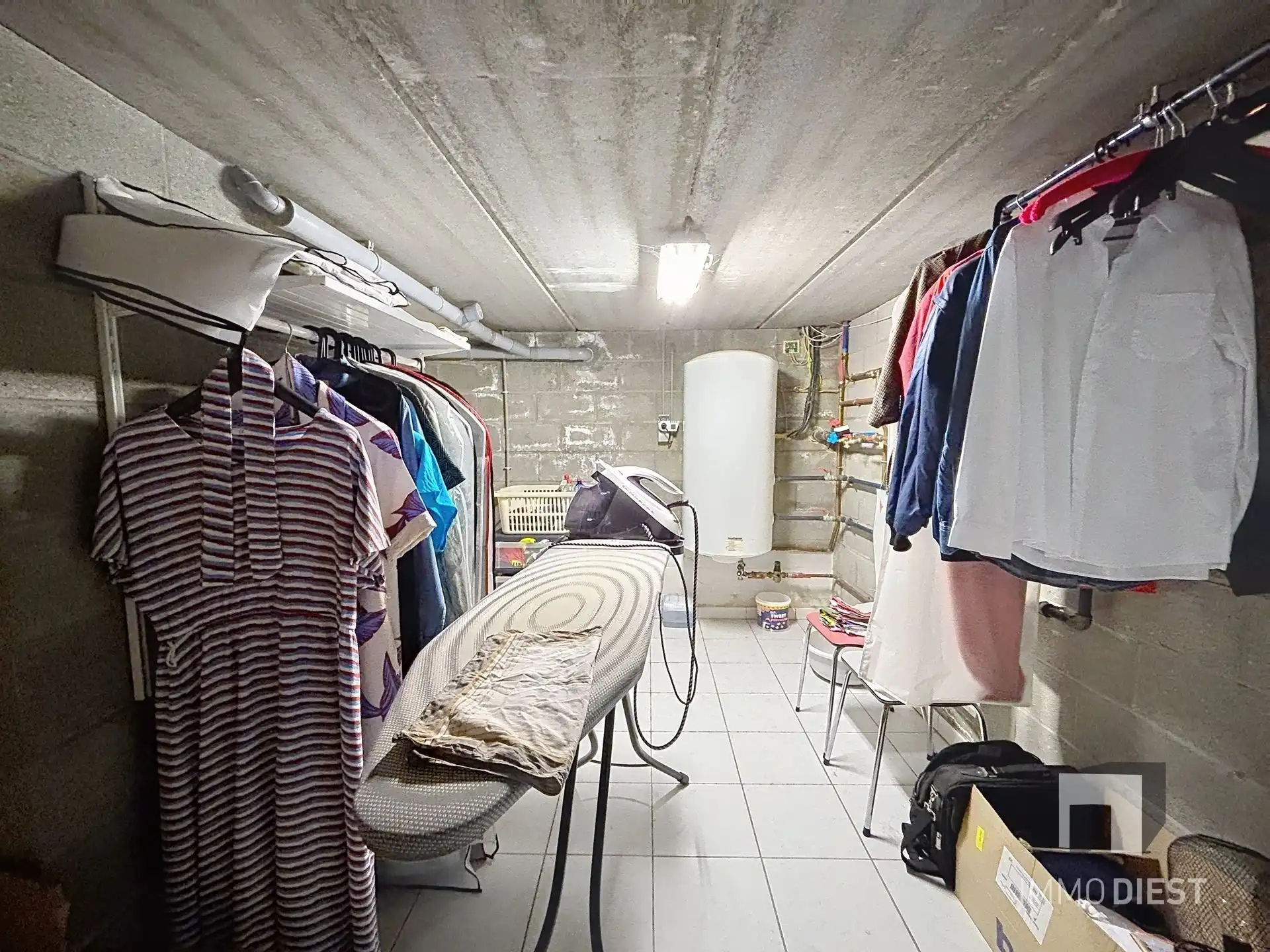 Ruime gezinswoning met 3 slaapkamers, studio, bureelruimte en bruikbare kelder op 16a 38ca in Testelt. foto 35