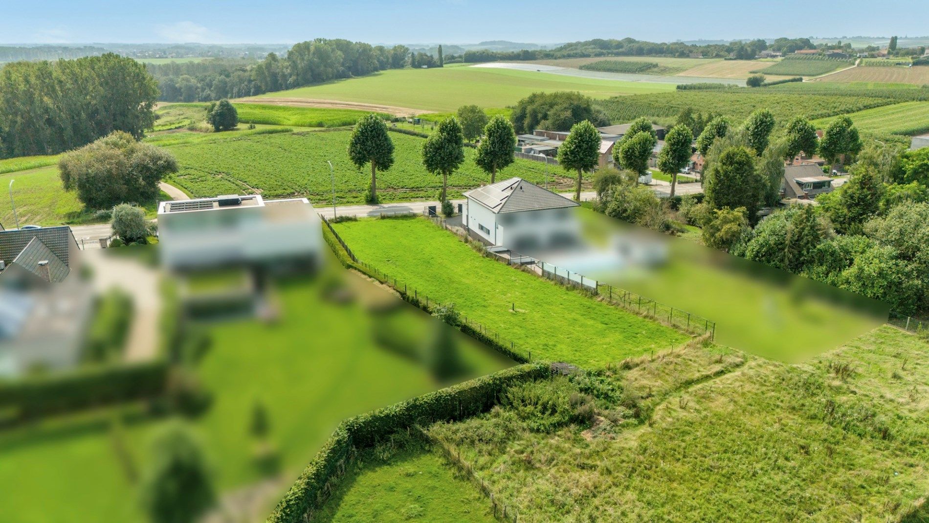 Ruim perceel geschikt voor een mooie open bebouwing, met zicht op de achtergelegen velden foto 12