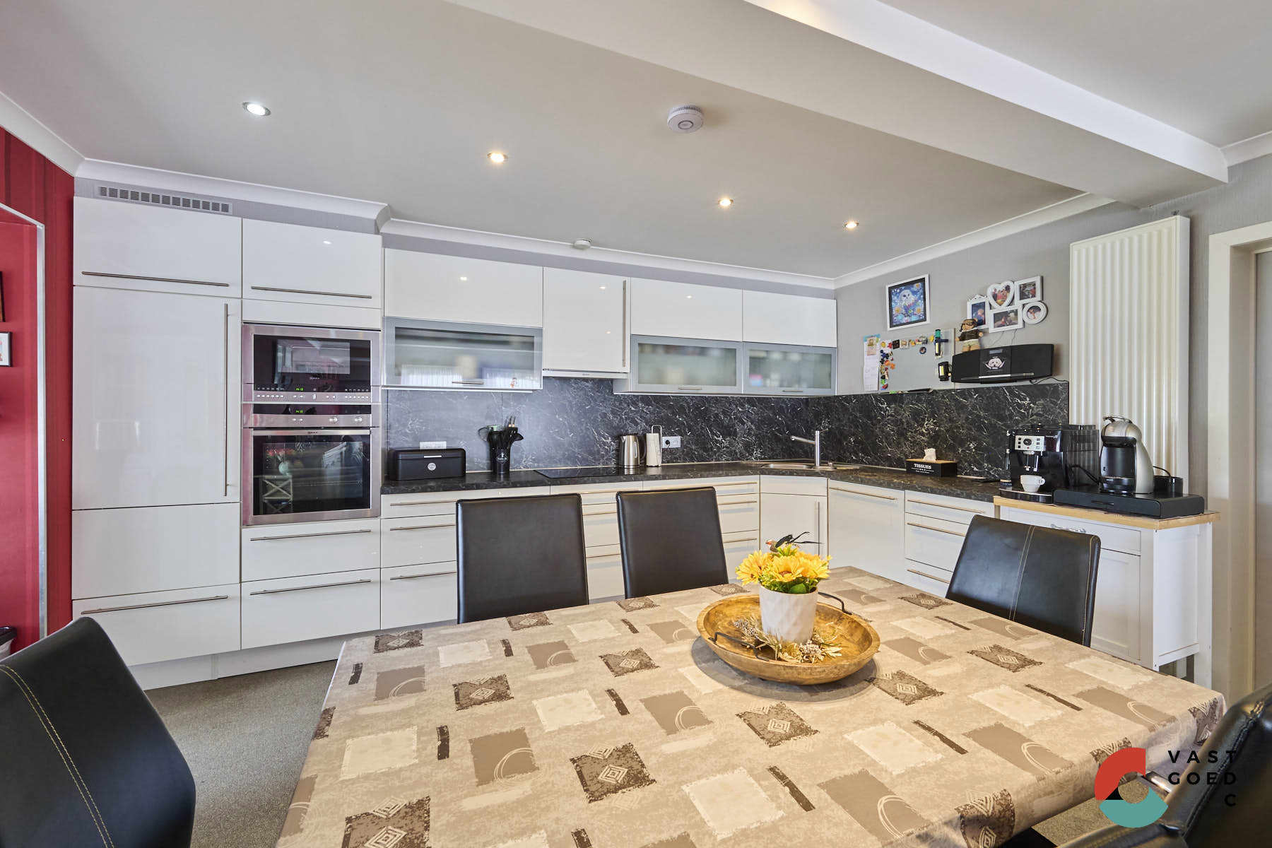 Ruime woning in een rustige gelegen wijk foto 8