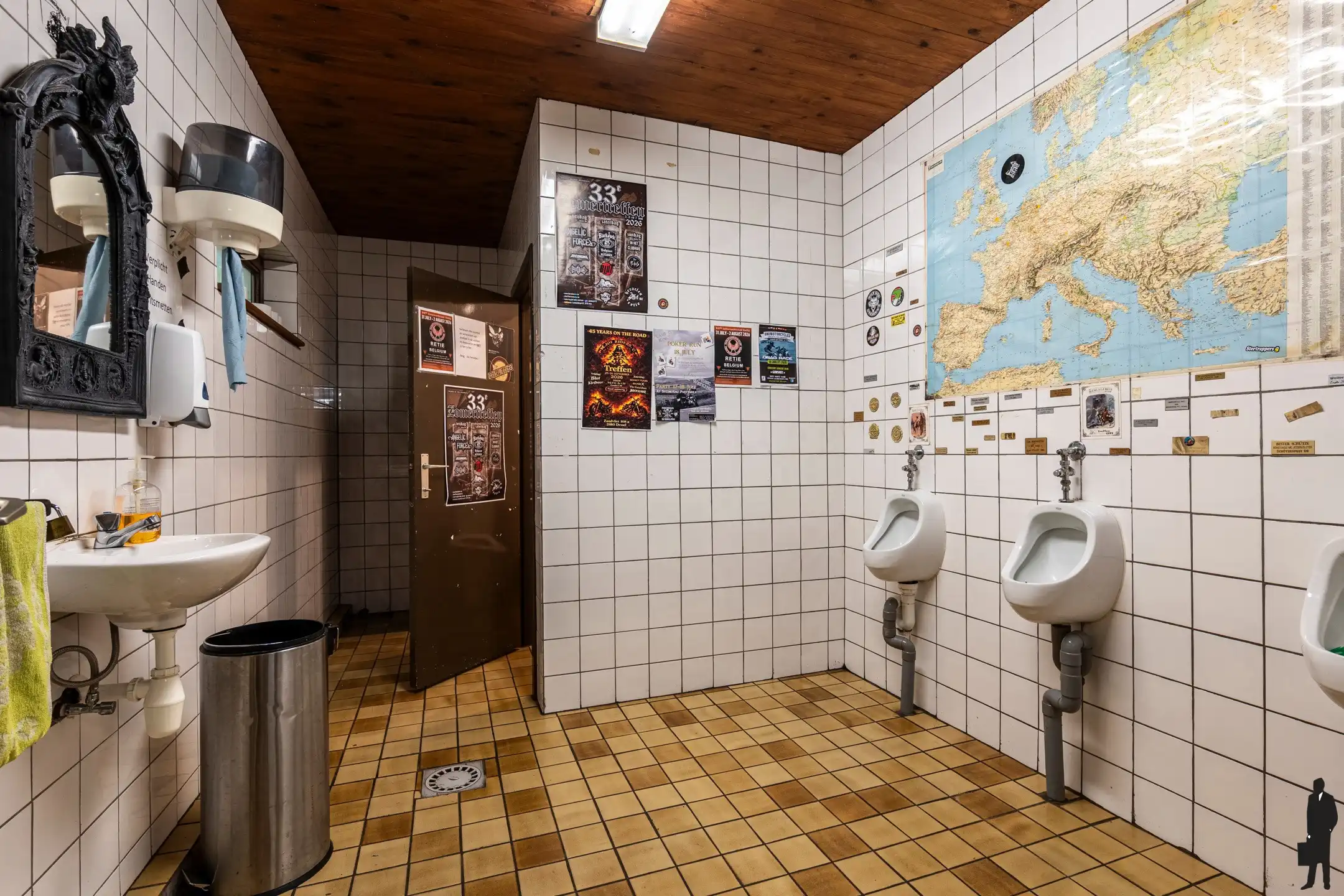 Clubgebouw-chalet 'Heracles' op groen perceel van 3.000m²  foto 10