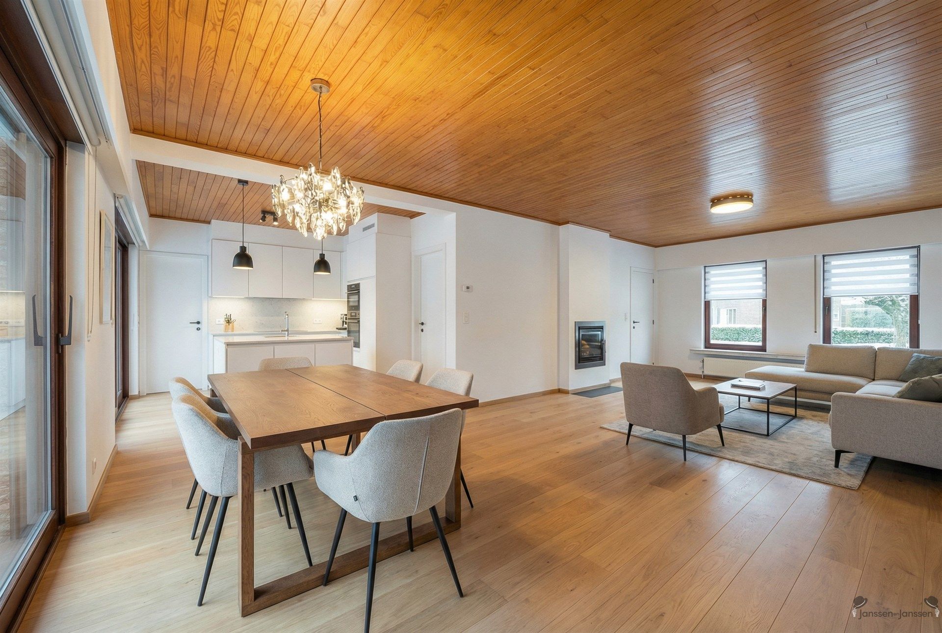 Vrijstaande villa met potentieel in gewilde wijk van Brasschaat foto 11