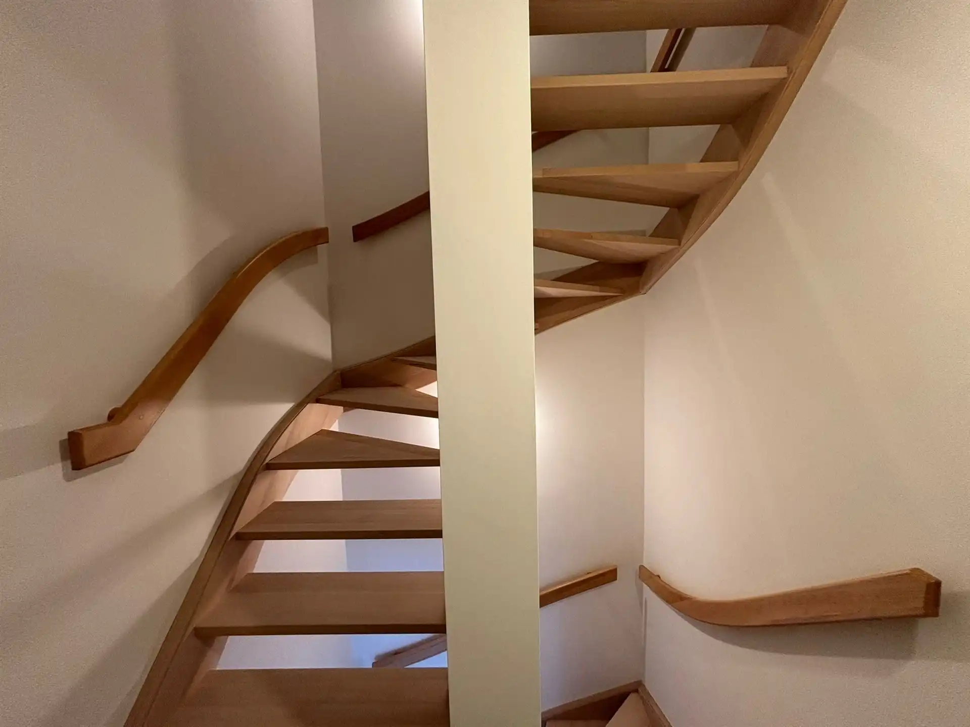 Rustiggelegen, hoogwaardig afgewerkte nieuwbouwwoning nabij het centrum! foto 25