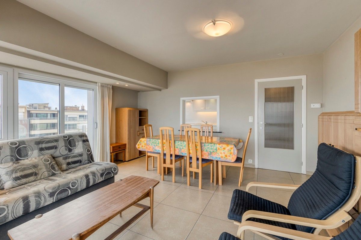 Panoramisch hoekappartement te koop op de Zeedijk van Sint-Idesbald! foto 4