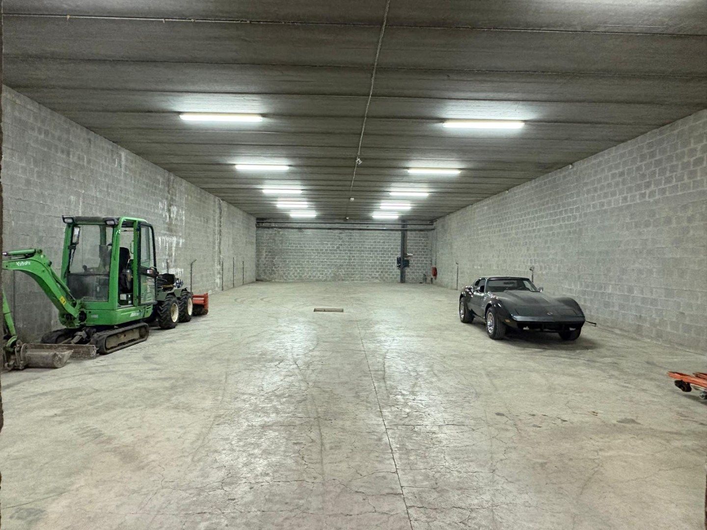 Bedrijfshal / opslagloods van +- 430m² gelegen in het Verlipark !  foto 4