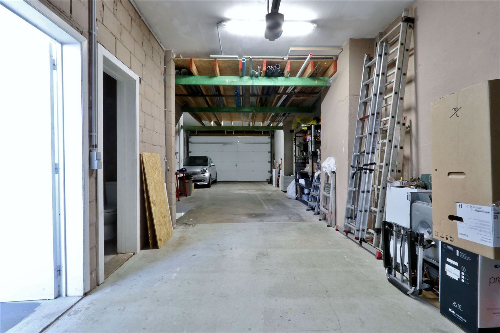 Atelier met volledig kelderverdiep en tuin/buitenruimte foto 5