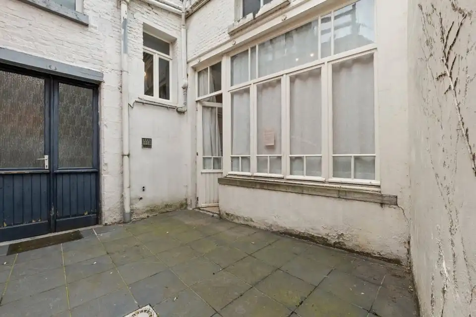 HANDELSPAND IN HET CENTRUM VAN SINT-TRUIDEN foto 19