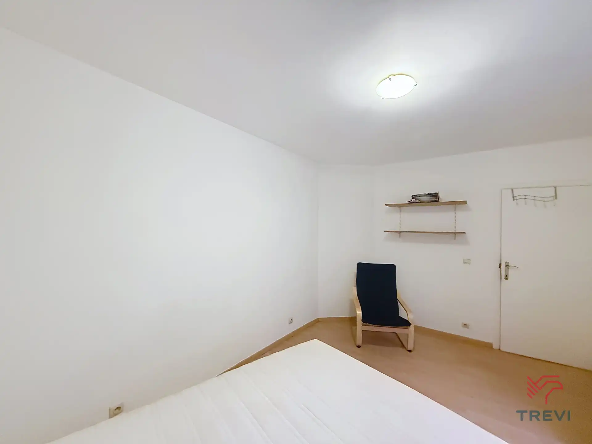 1 Gemeubileerde kamer in de buurt van het Parc Royal ! foto 7