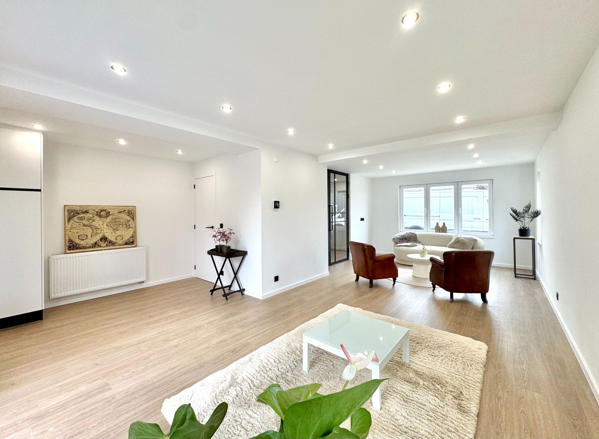 HOB MET 3 KAMERS & TUIN OP 370 m² foto 2