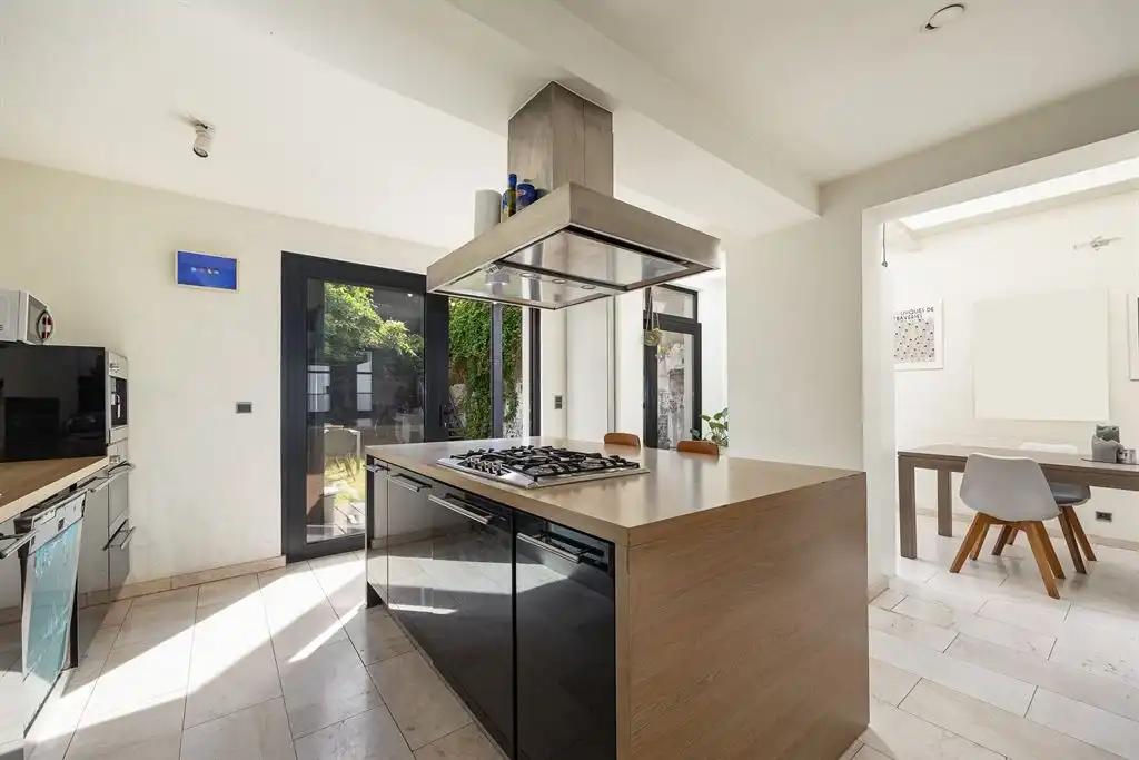Prachtig, uitzonderlijke herenwoning met zonnige tuin foto 7