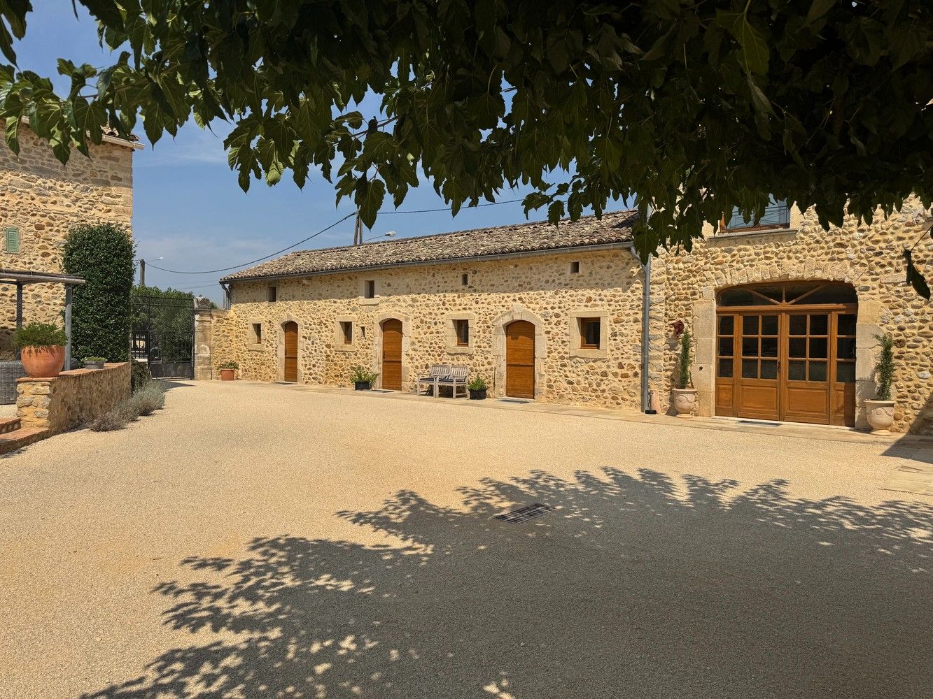 "Le Mas Des Trois Anges: authentieke 18e-eeuwse mas met luxe gîtes en verwarmd zwembad in het hart van de Provence" foto 6