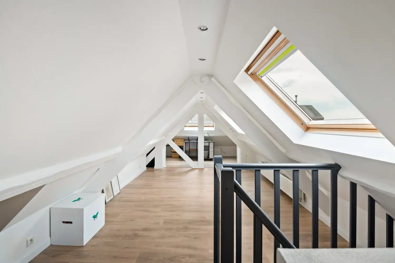 Instapklare laagbouwwoning met zonnige tuin in rustige straat te Hoevenen foto 12