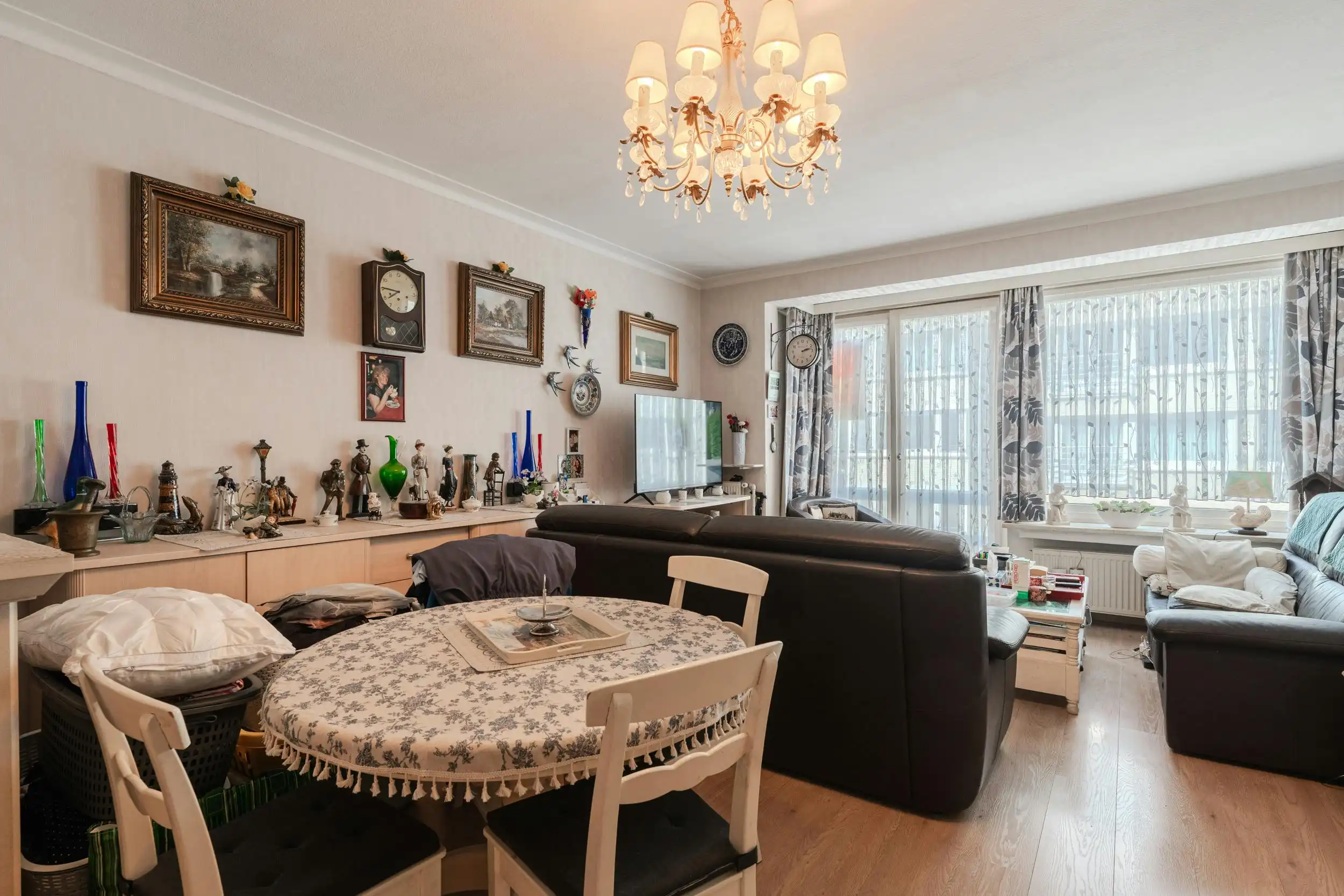 Centraal 2-slaapkamer appartement vlakbij zee te Oostende foto 2
