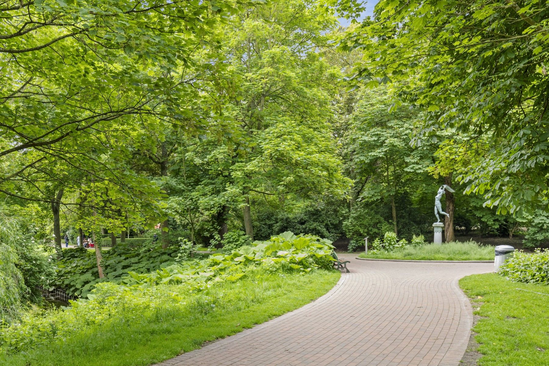 PERFECTE LOCATIE: Zeer ruim 2 slpk appartement en leuk zicht foto 21