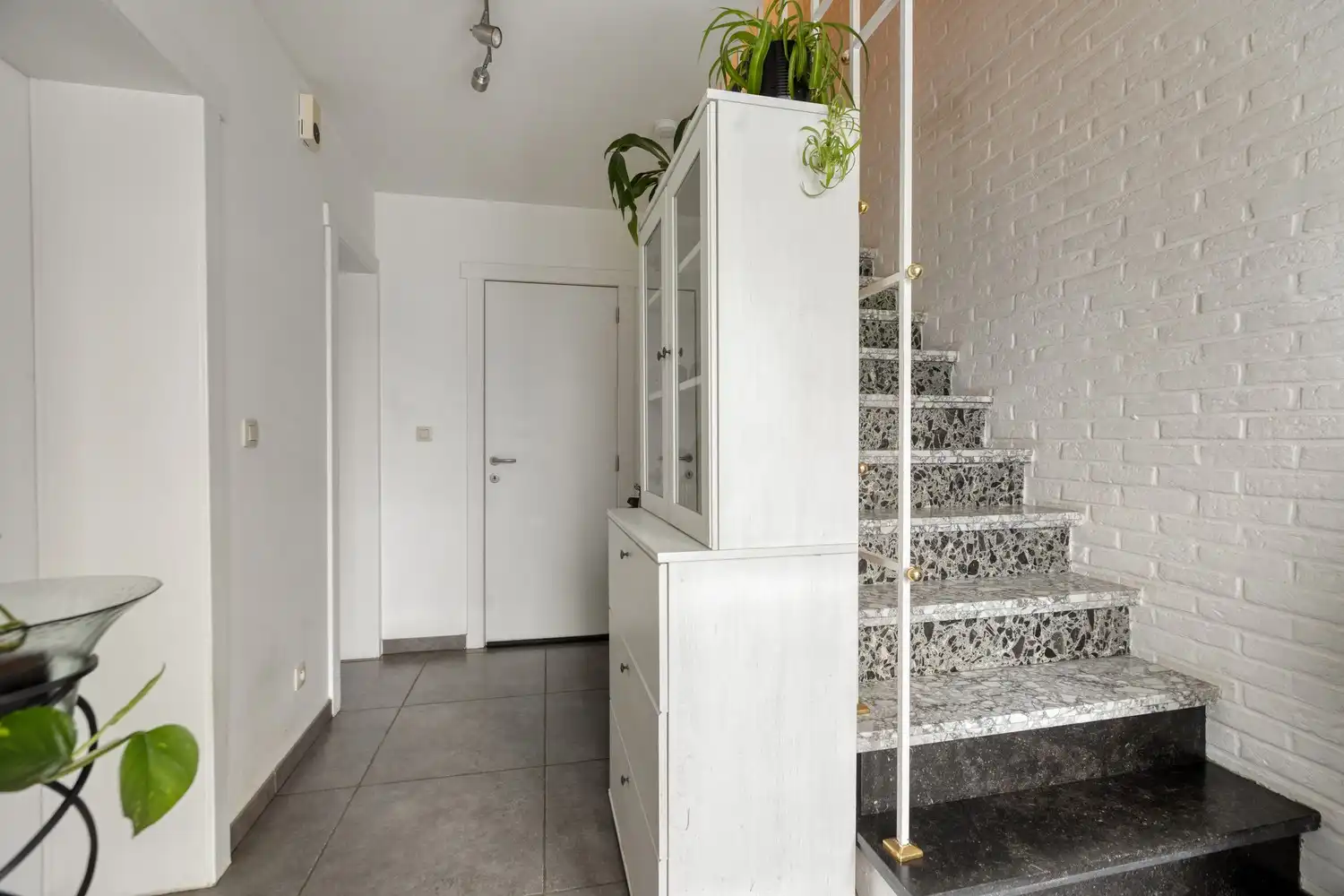 Charmante split-level woning met 3 slaapkamers en ruime tuin in Kotem, Maasmechelen. foto 15