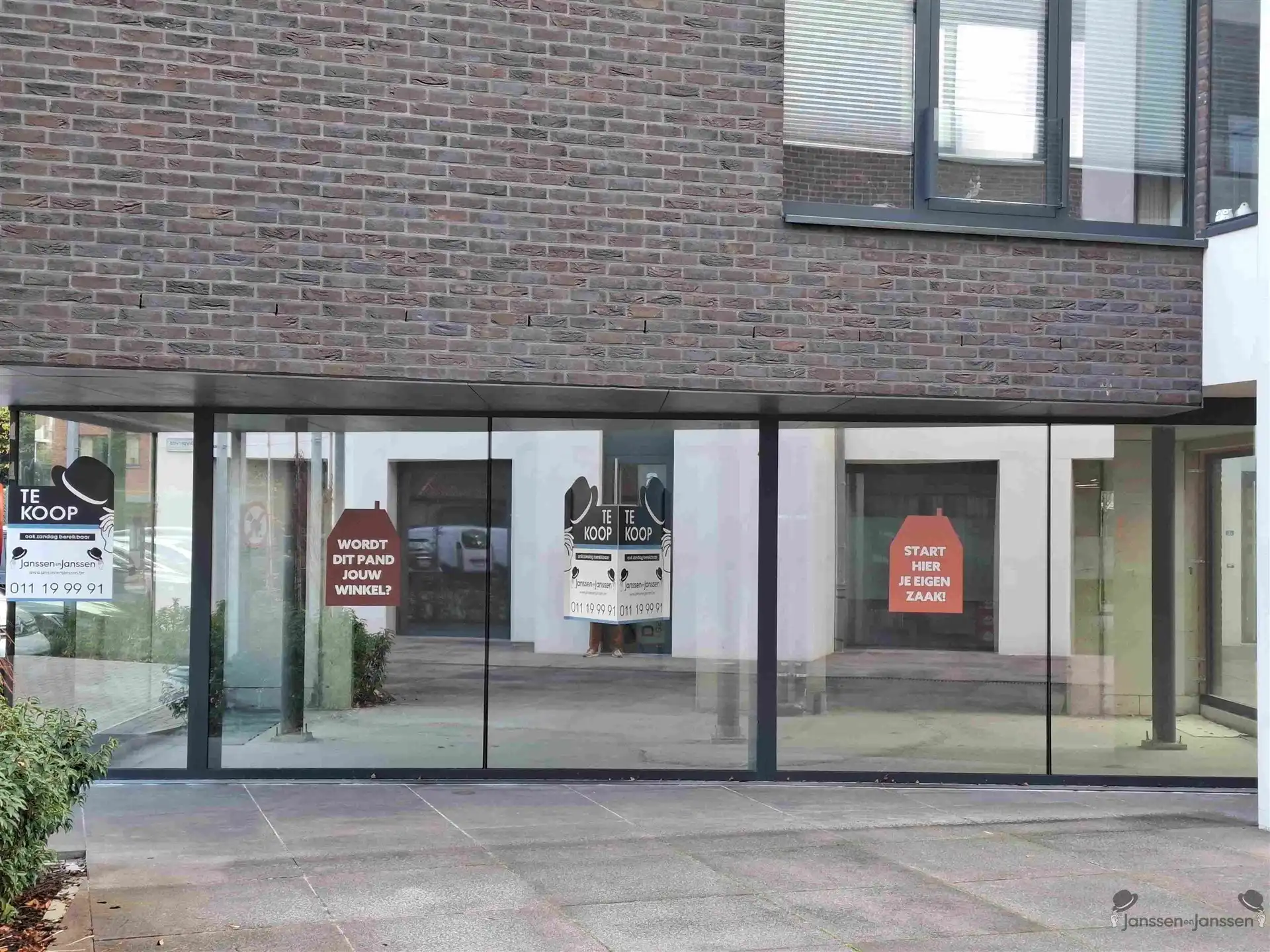 TE KOOP: Casco commerciële ruimte foto {{pictureIndex}}