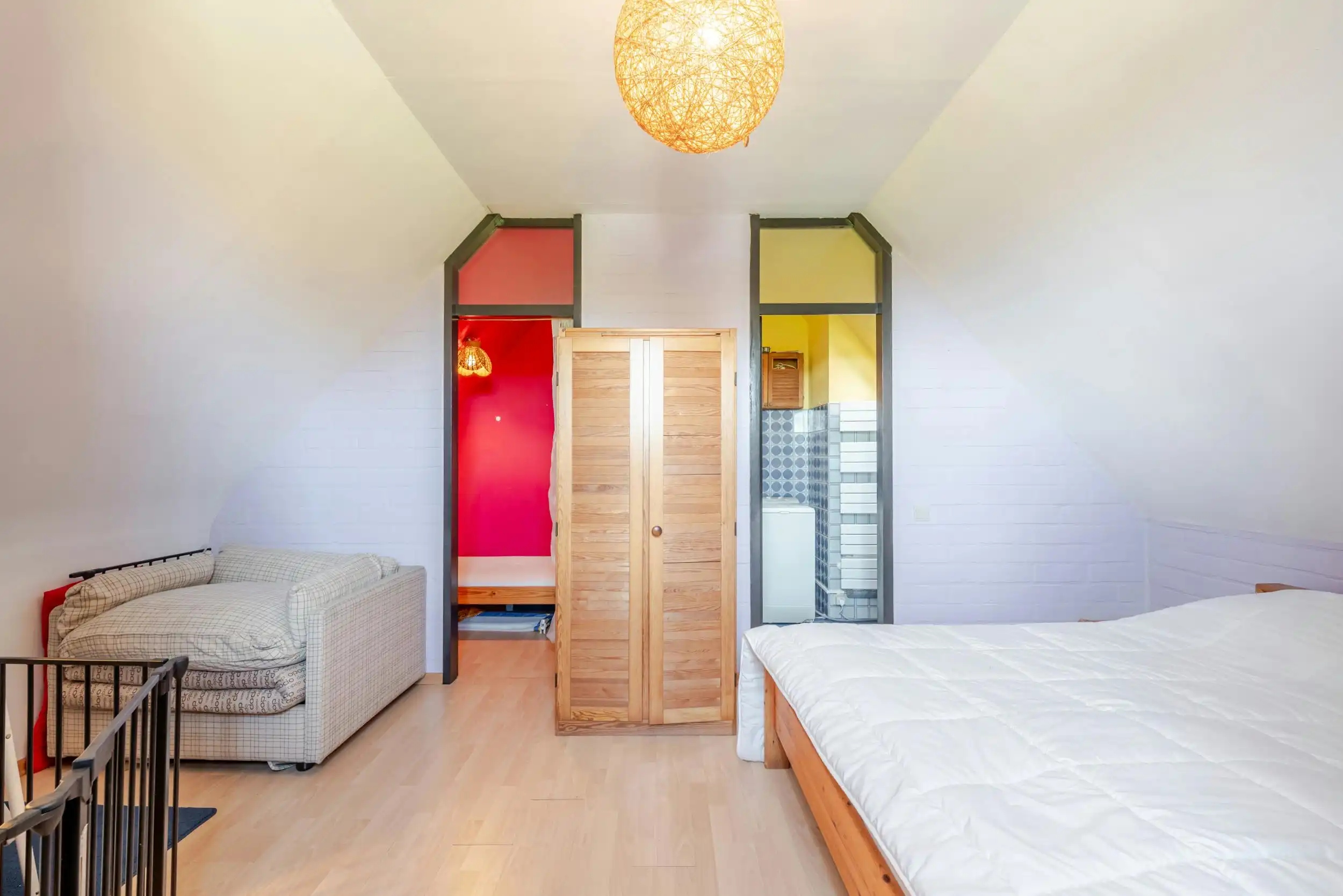 Lichtrijk appartement met één slaapkamer en slaaphoek foto 11