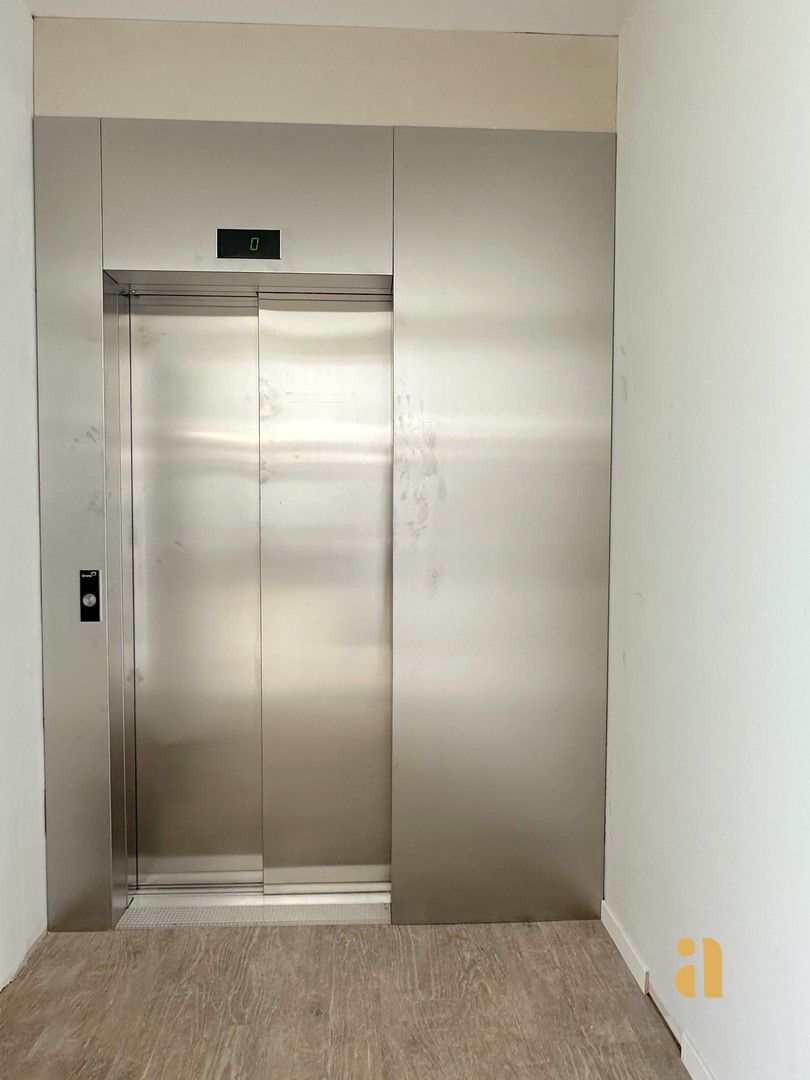 Architecturaal handelspand van 760m2 in Gent-Sint-Amandsberg foto 23