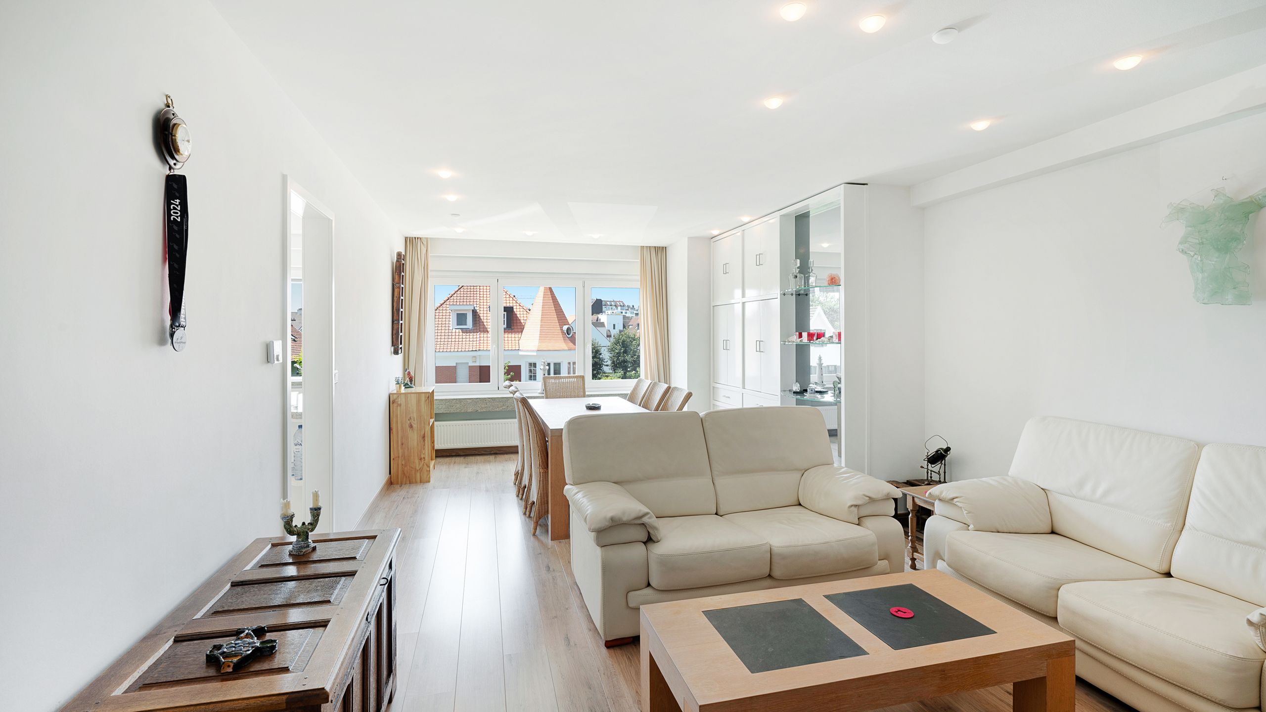 Ruim 3-slpk appartement met vrij uitzicht op de Koningslaan  foto 5