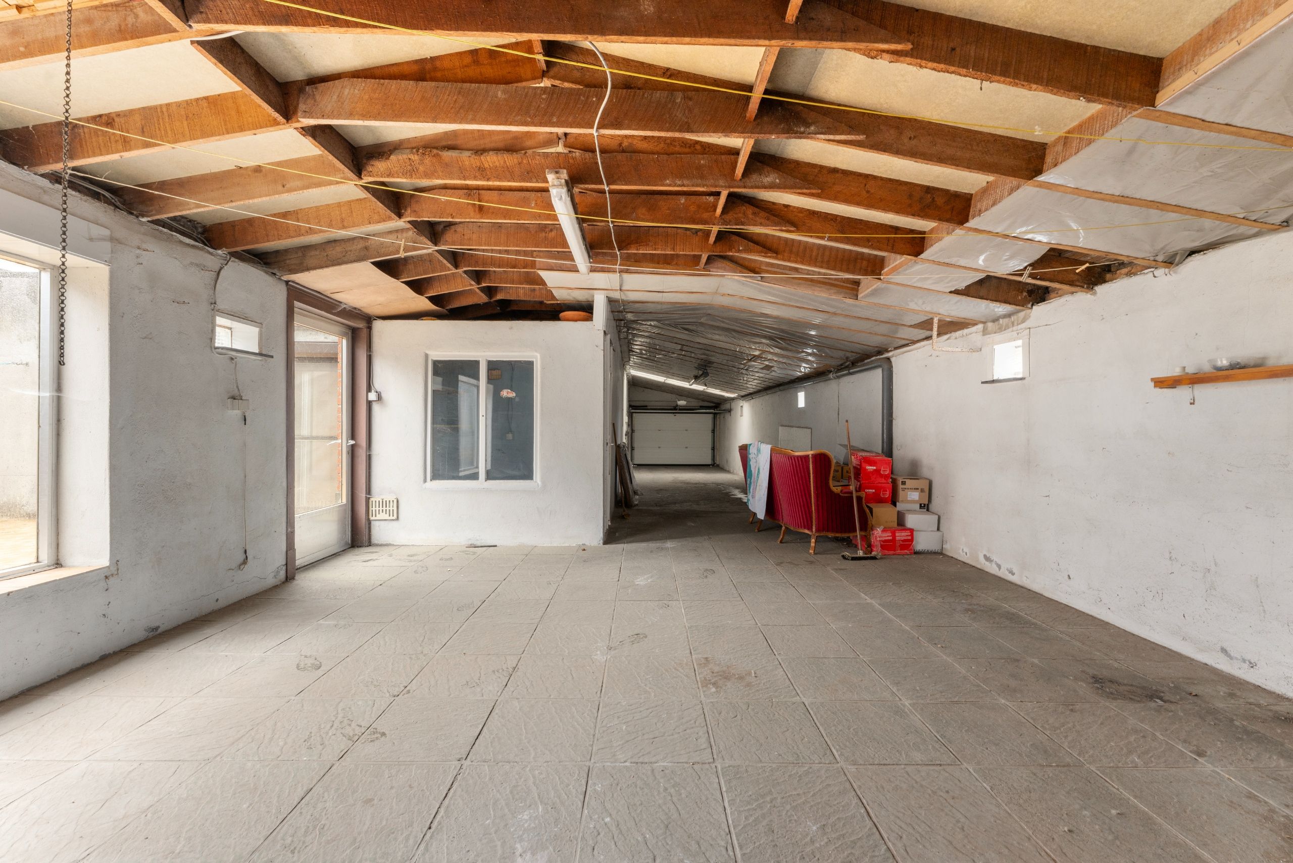 Te renoveren woning aan de rand van Deerlijk met zeer ruime garage op 262m2 foto 13