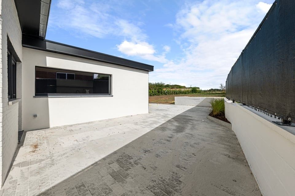 VOLLEDIG GERENOVEERDE BUNGALOW MET 3 SLAAPKAMERS EN EEN PRACHTIGE TUIN foto 45