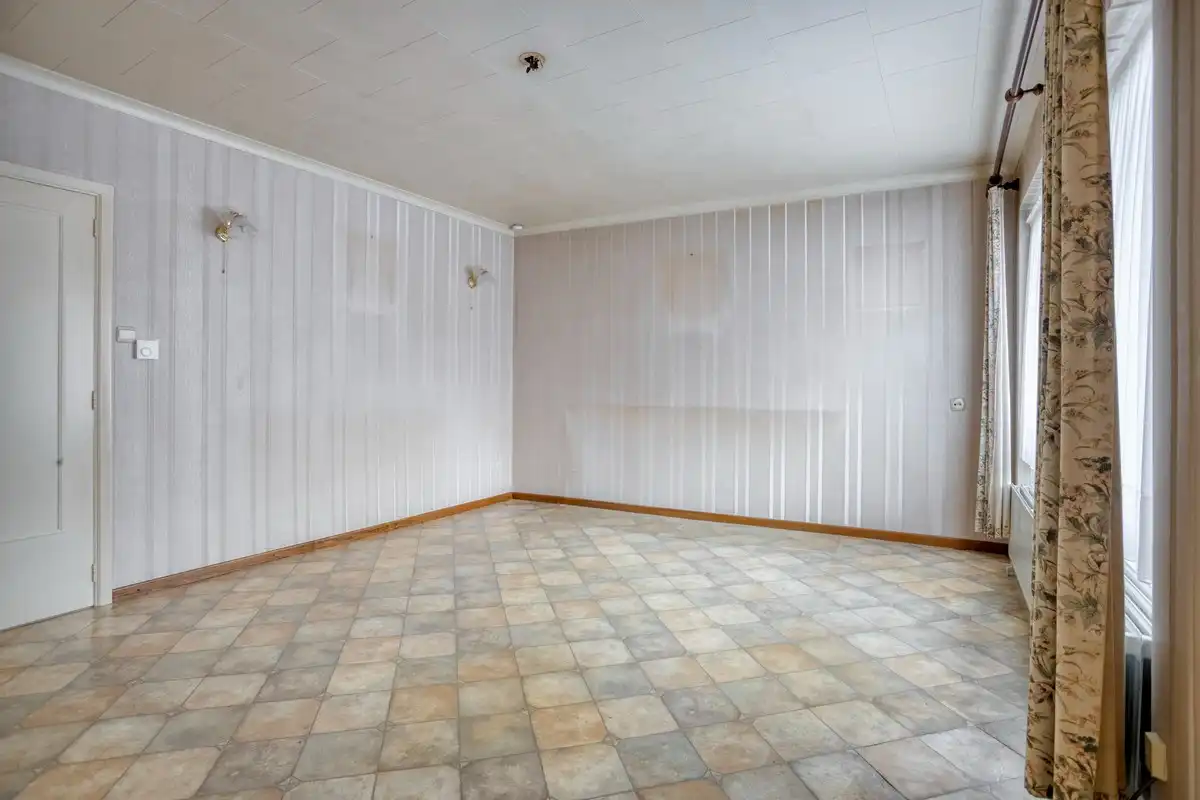 Te renoveren, rustig gelegen, woning met twee slaapkamers foto 4