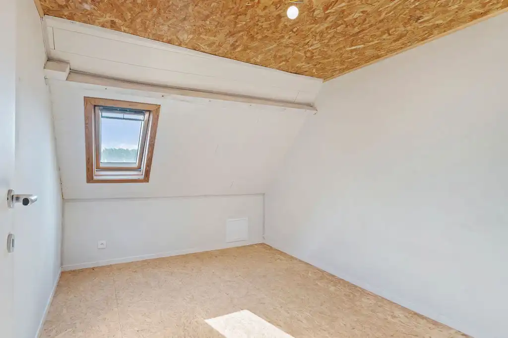 Ruim woonhuis met ruim magazijn op 908m²! foto 17