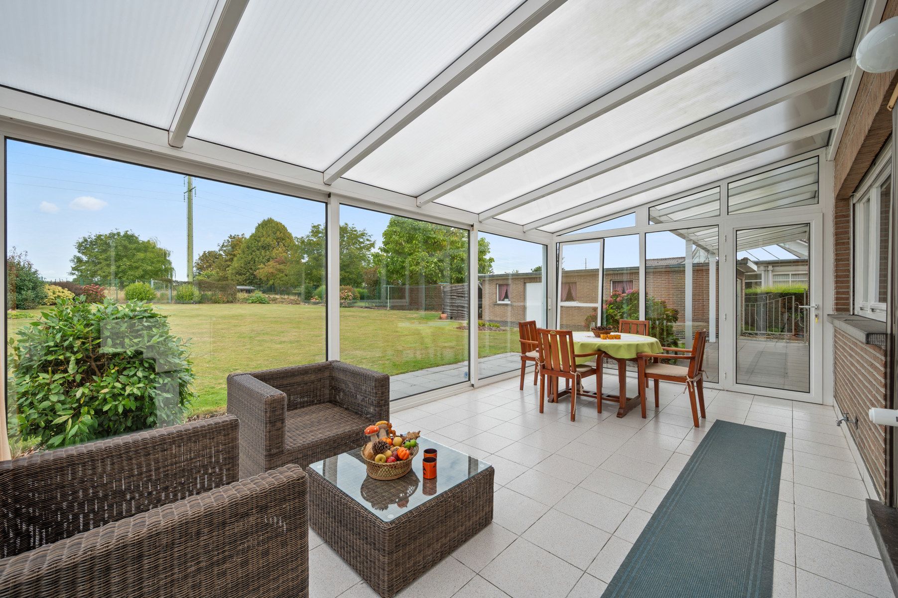 Ruime bungalow met prachtige tuin en talrijke mogelijkheden foto 19