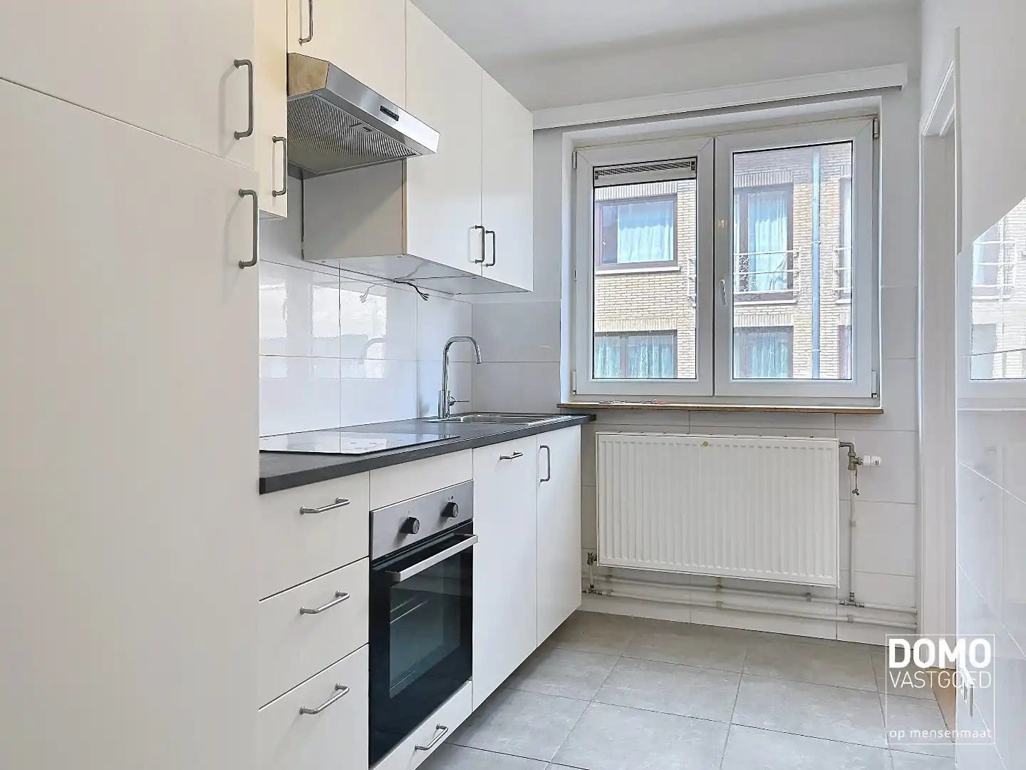 APPARTEMENT MET 2 SLAAPKAMERS EN GARAGEBOX NABIJ CENTRUM VAN HASSELT foto 4