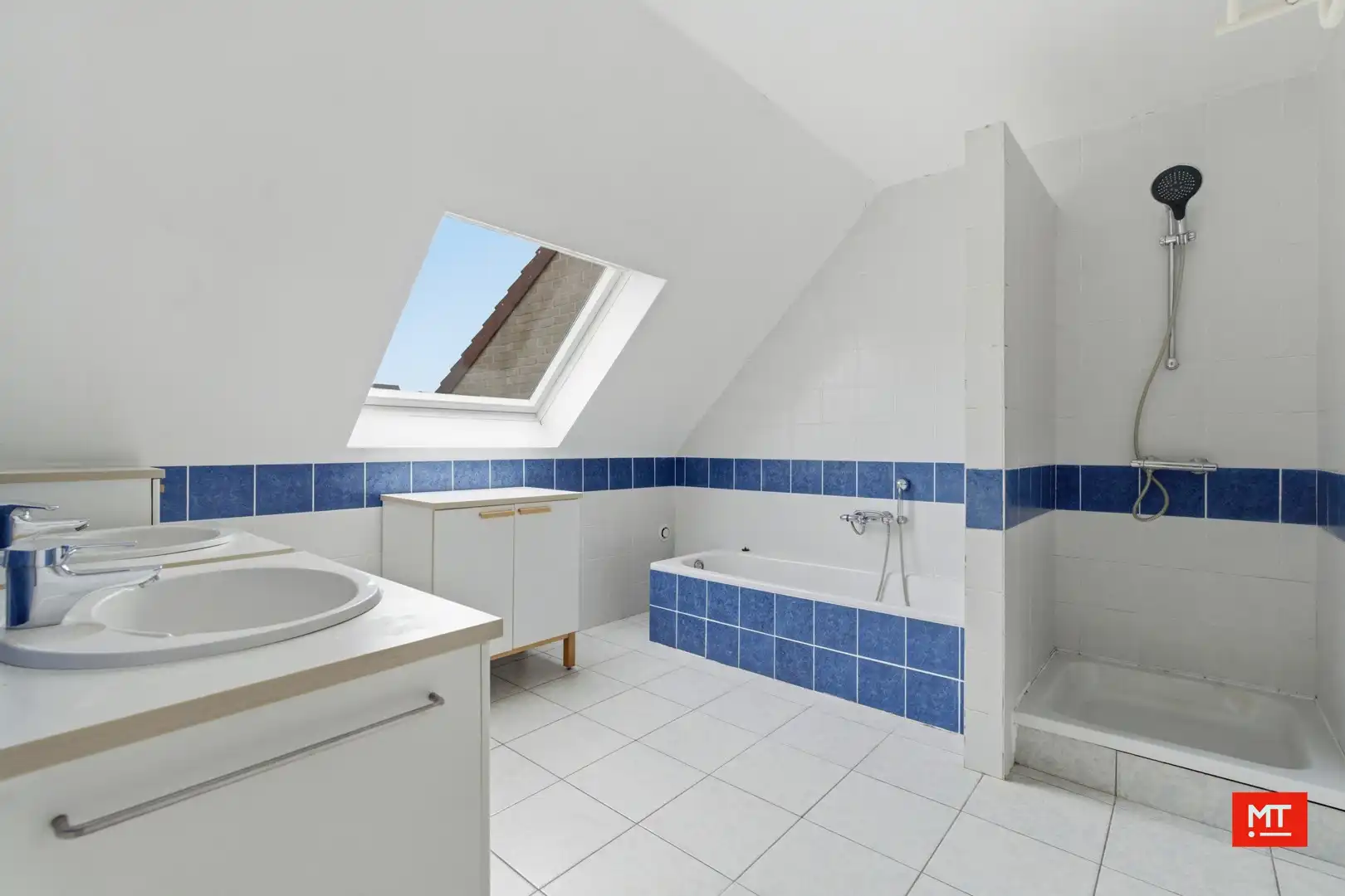 Op te frissen halfopen woning met 3 slaapkamers, tuin en garage in de Patine foto 16
