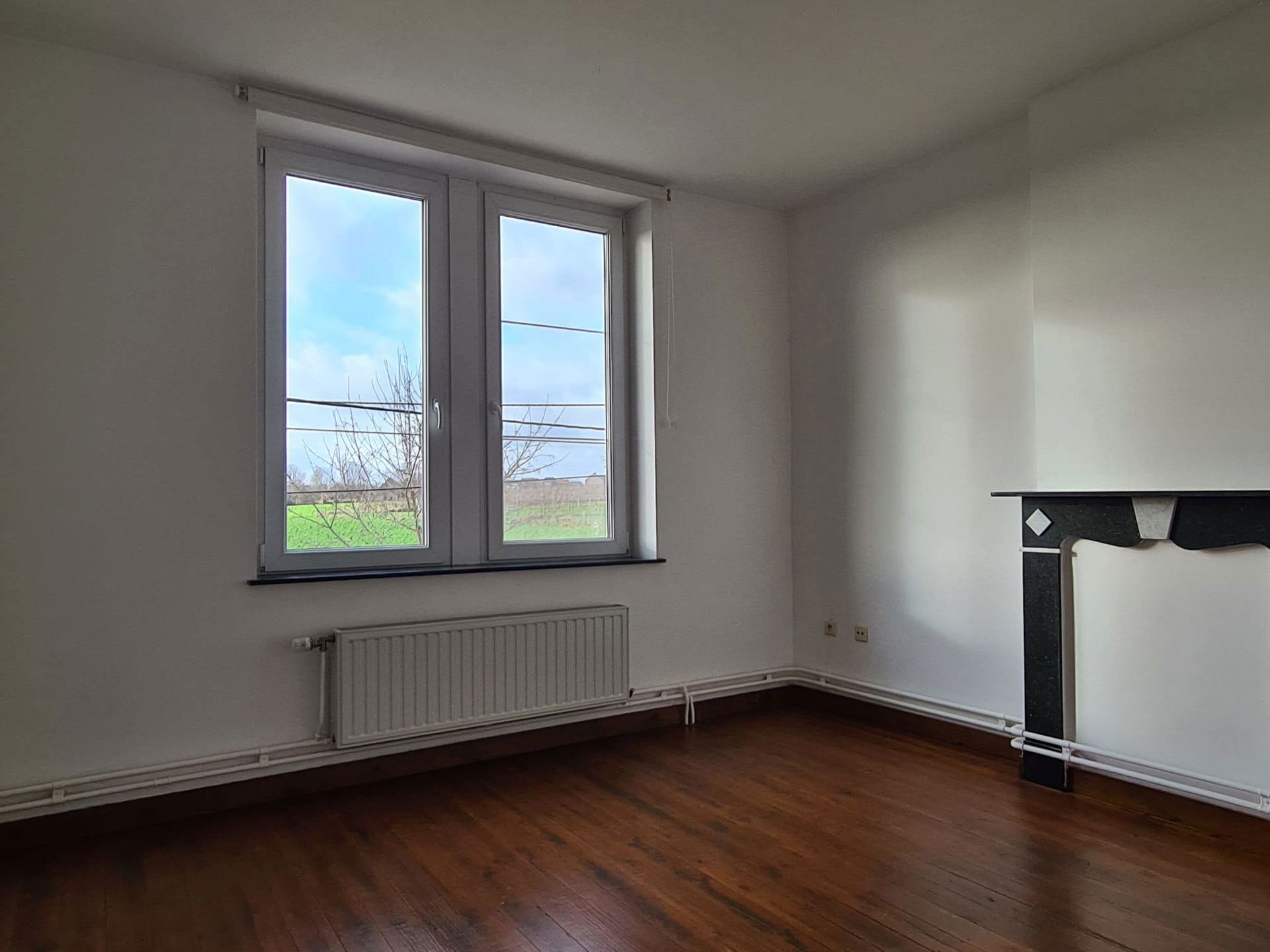 Statige woning met loodsen te Millen foto 16