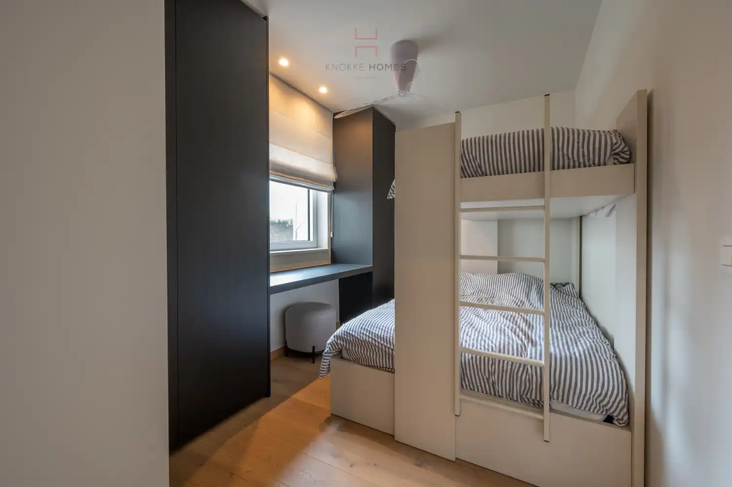 Stijlvol en instapklaar appartement  op toplocatie, dichtbij van strand te Duinbergen. foto 15