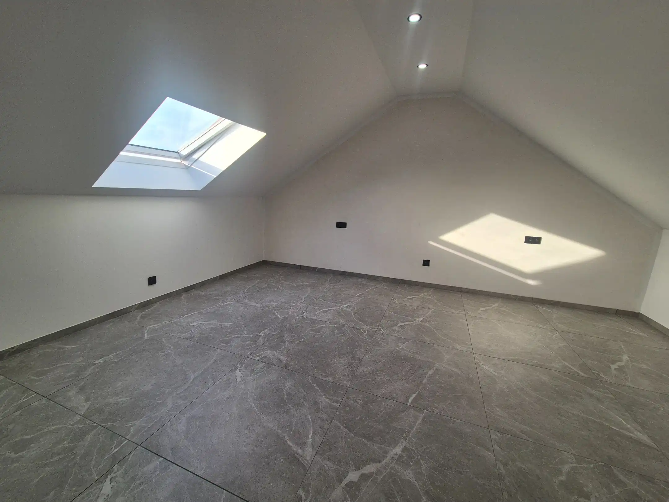 RUIME, VOLLEDIG GERENOVEERDE WONING – 5 SLAAPKAMERS – ENERGIELABEL B foto 28