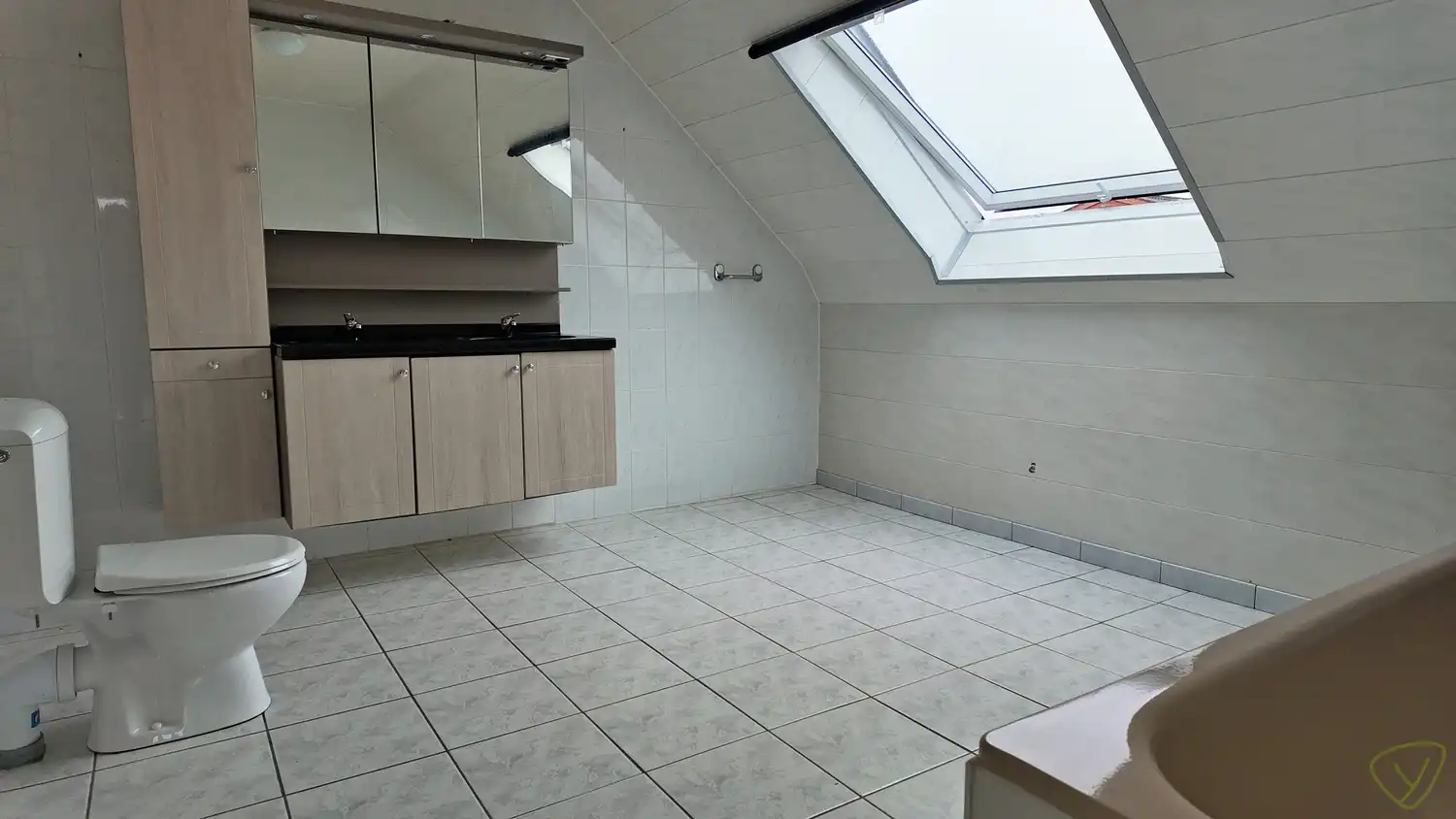 Ruime alleenstaande woning in fermettestijl op landelijke ligging te Zomergem! foto 10