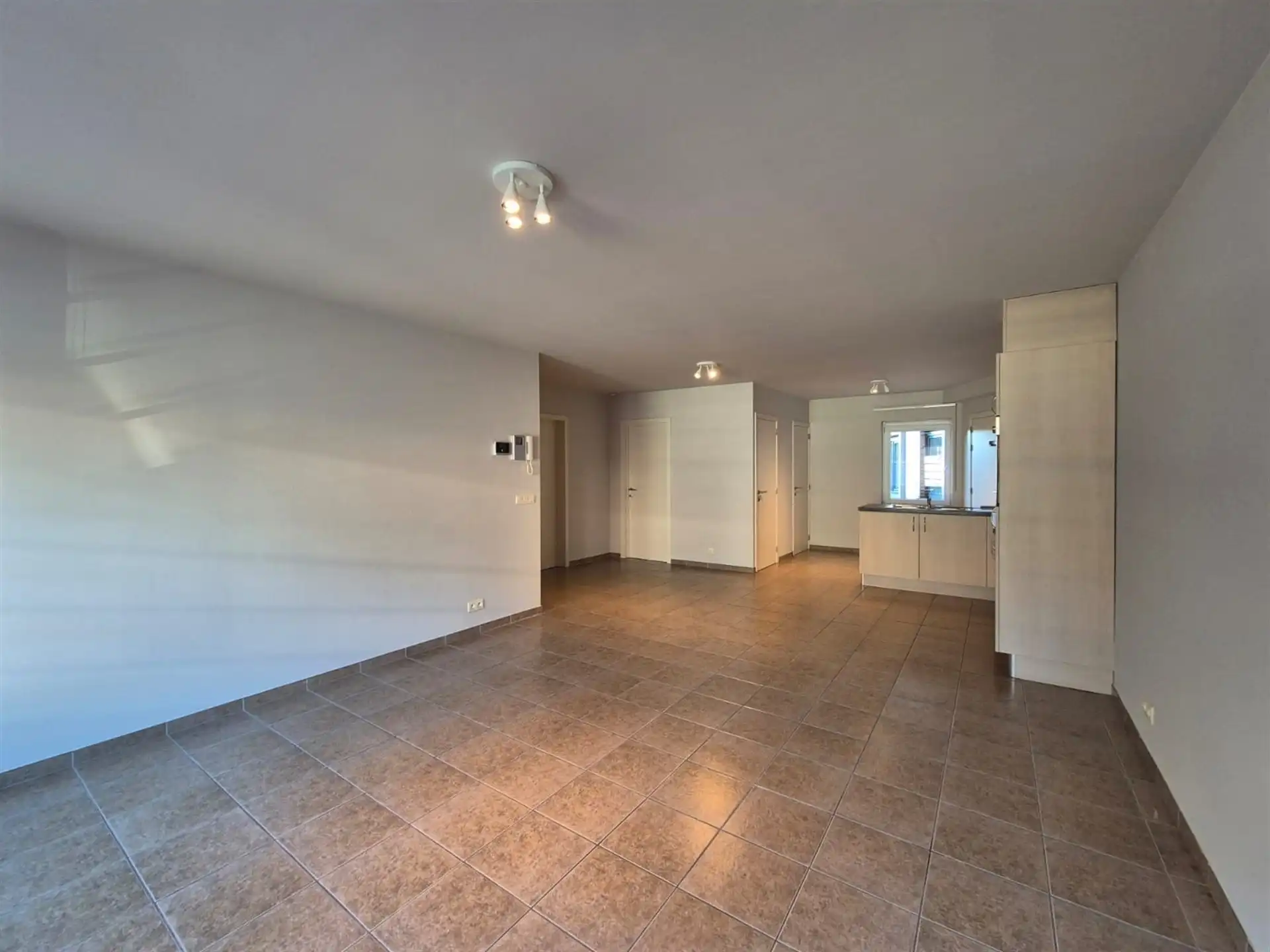 Centraal gelegen 2-slaapkamer appartement.   foto 4