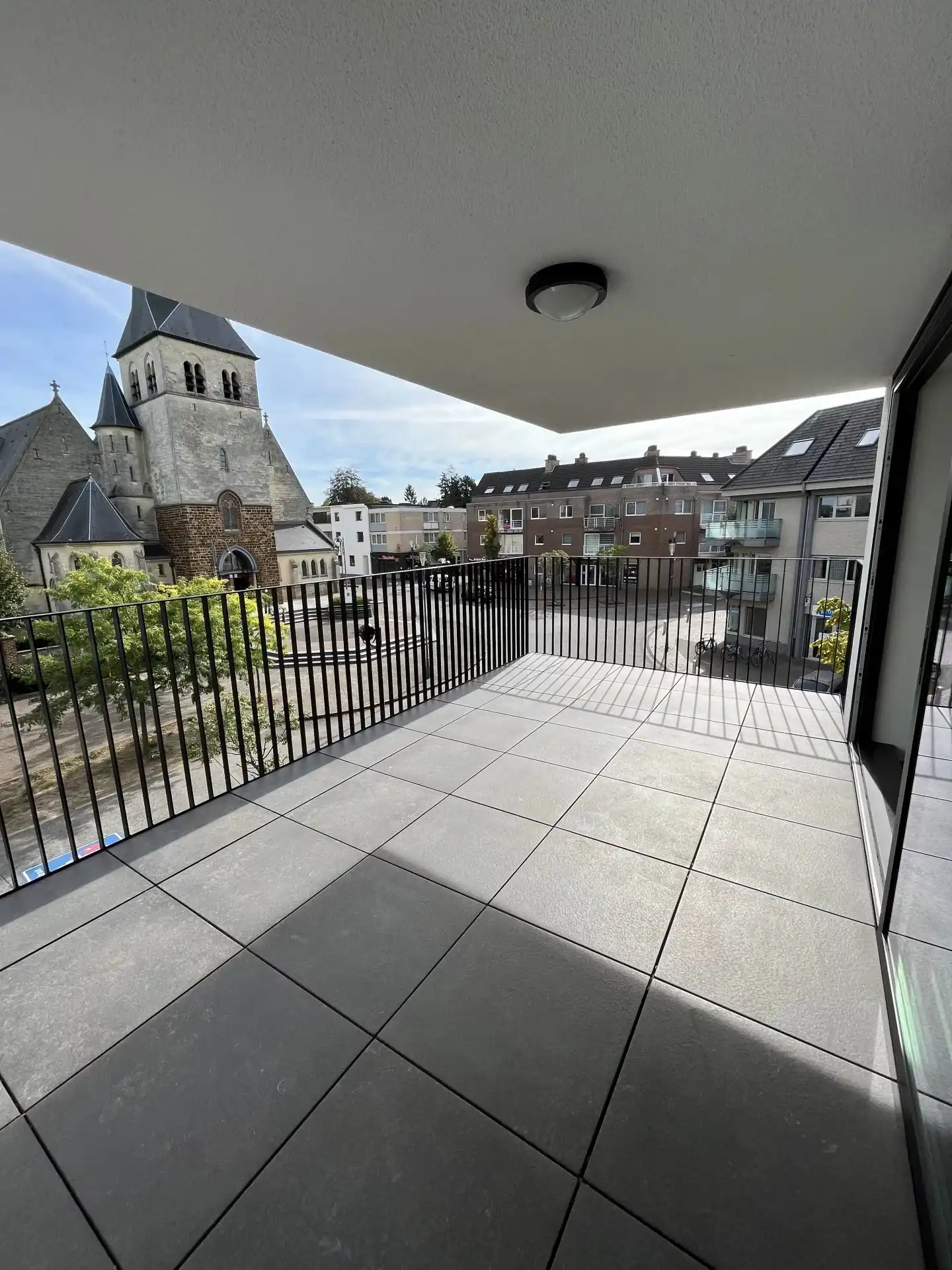 Instapklaar appartement te Zolder centrum foto 15