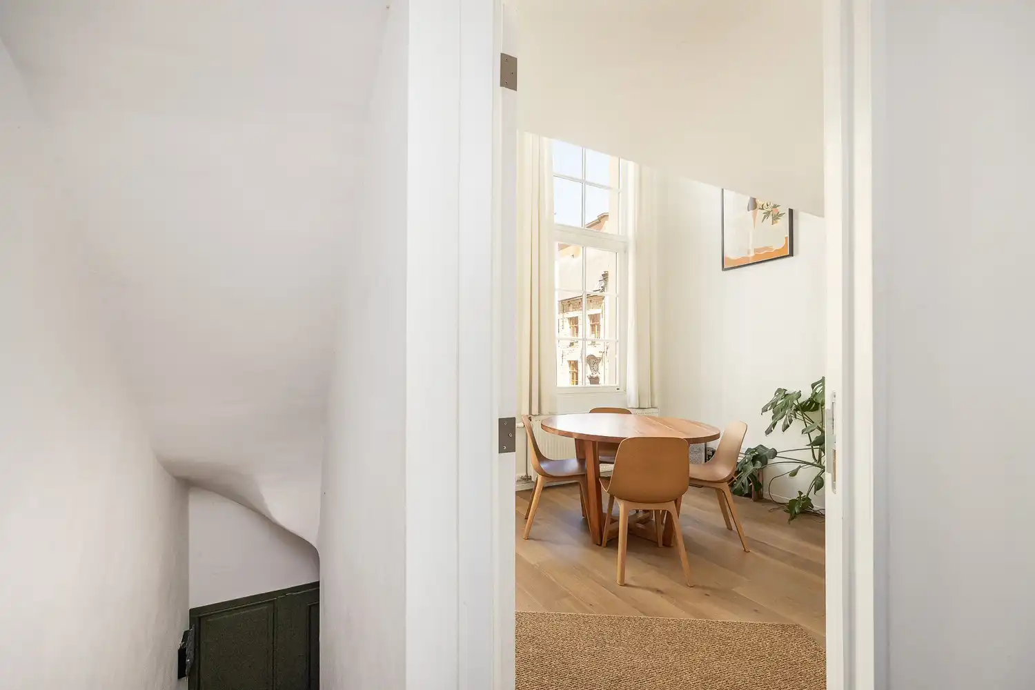 Instapklare stadswoning met garage en 2 slaapkamers foto 3