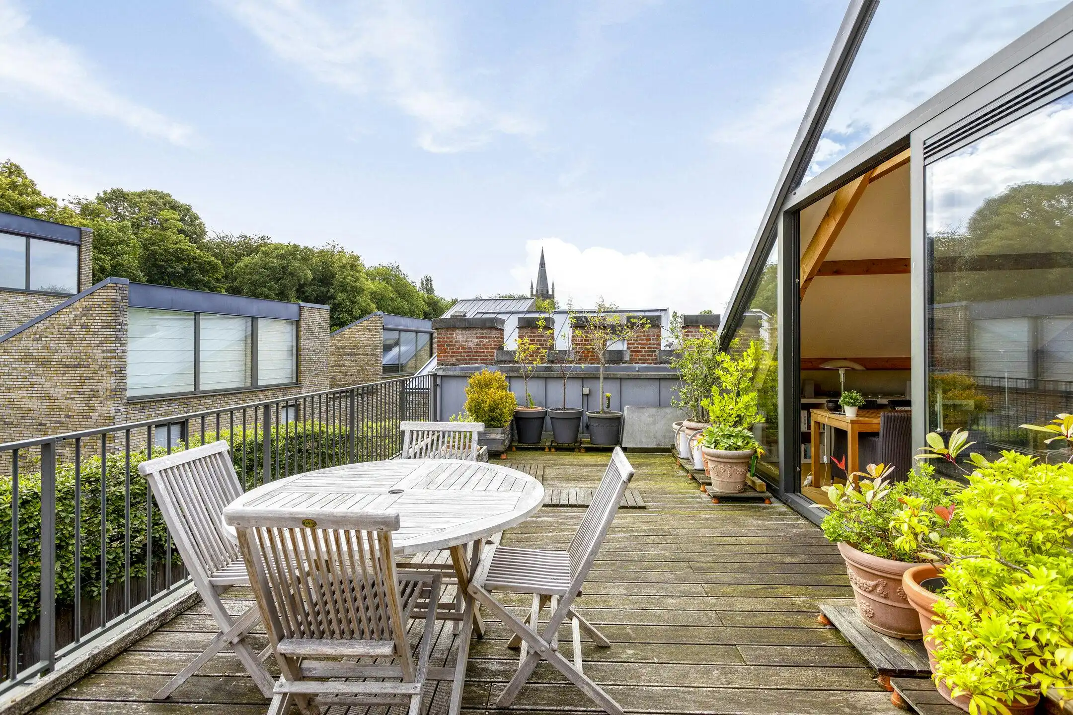 Ruim, lichtrijk appartement met twee slaapkamers te koop in Brugge foto 10