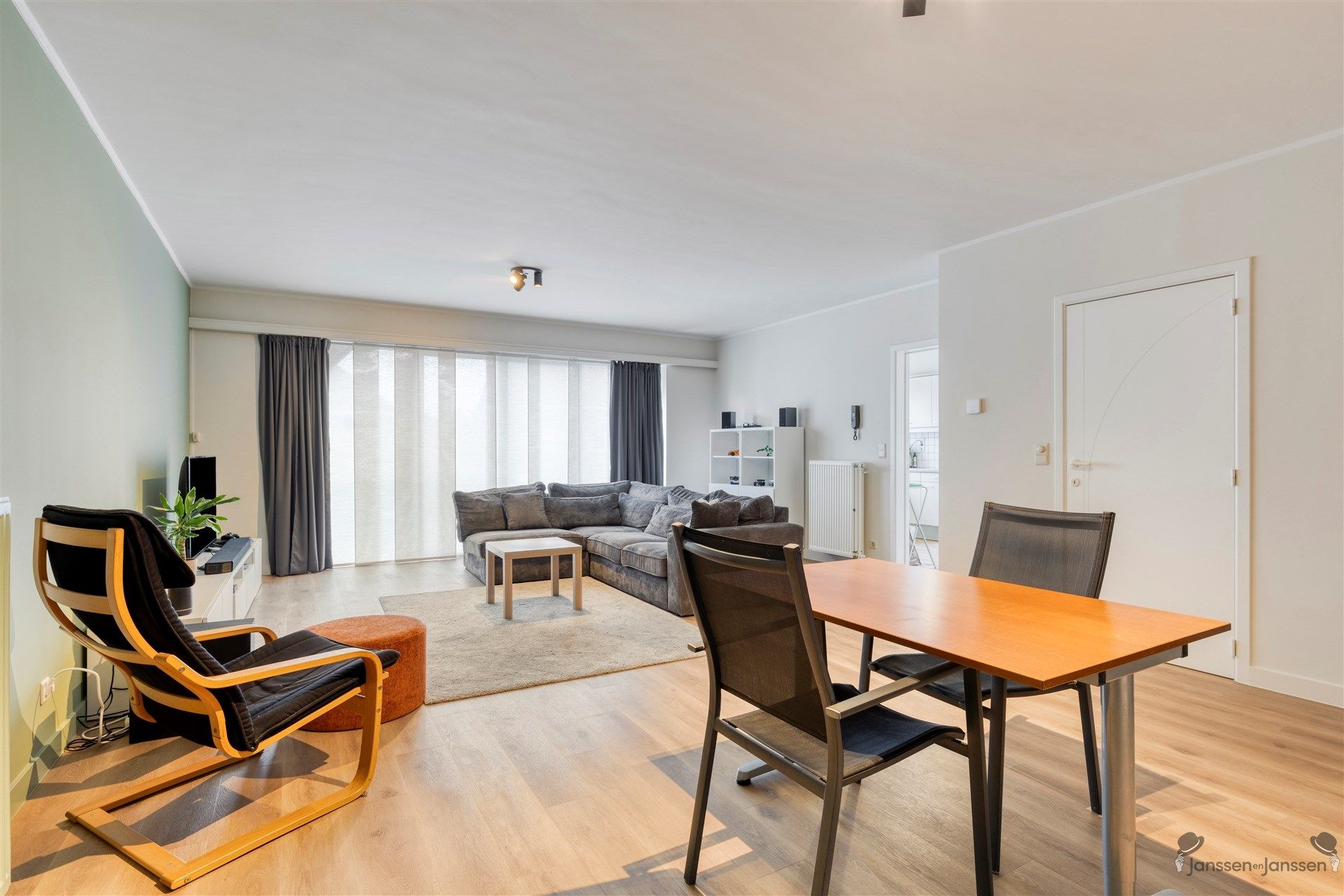 appartement foto {{pictureIndex}}