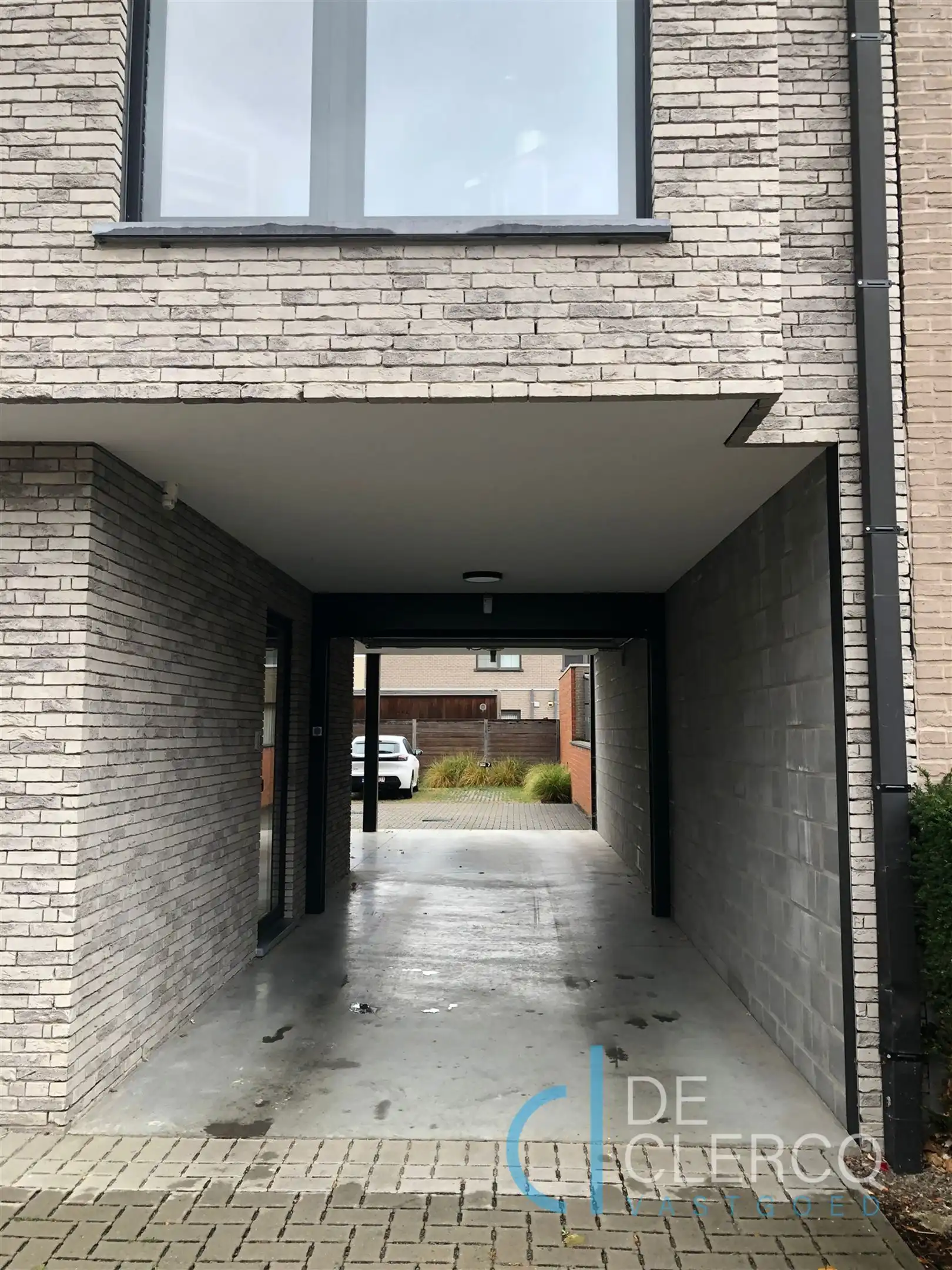 Overdekte staanplaatsen TE HUUR te Lochristi foto 2