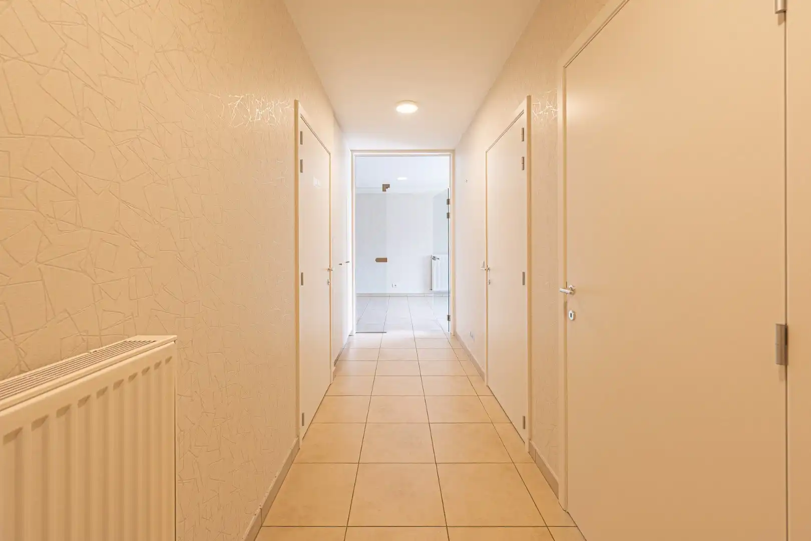 Instapklaar appartement met 2 slaapkamers, garage, berging en zonneterras in Dadizele foto 9