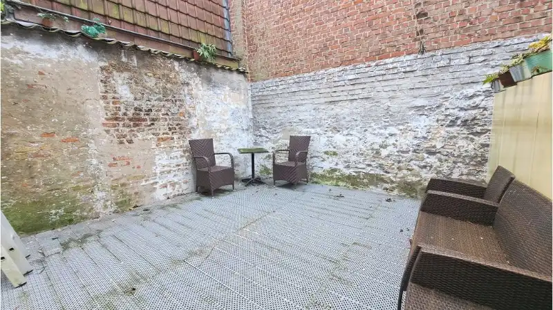 Vernieuwd 1-slaapkamerappartement met Terras te huur in Brugge foto 8