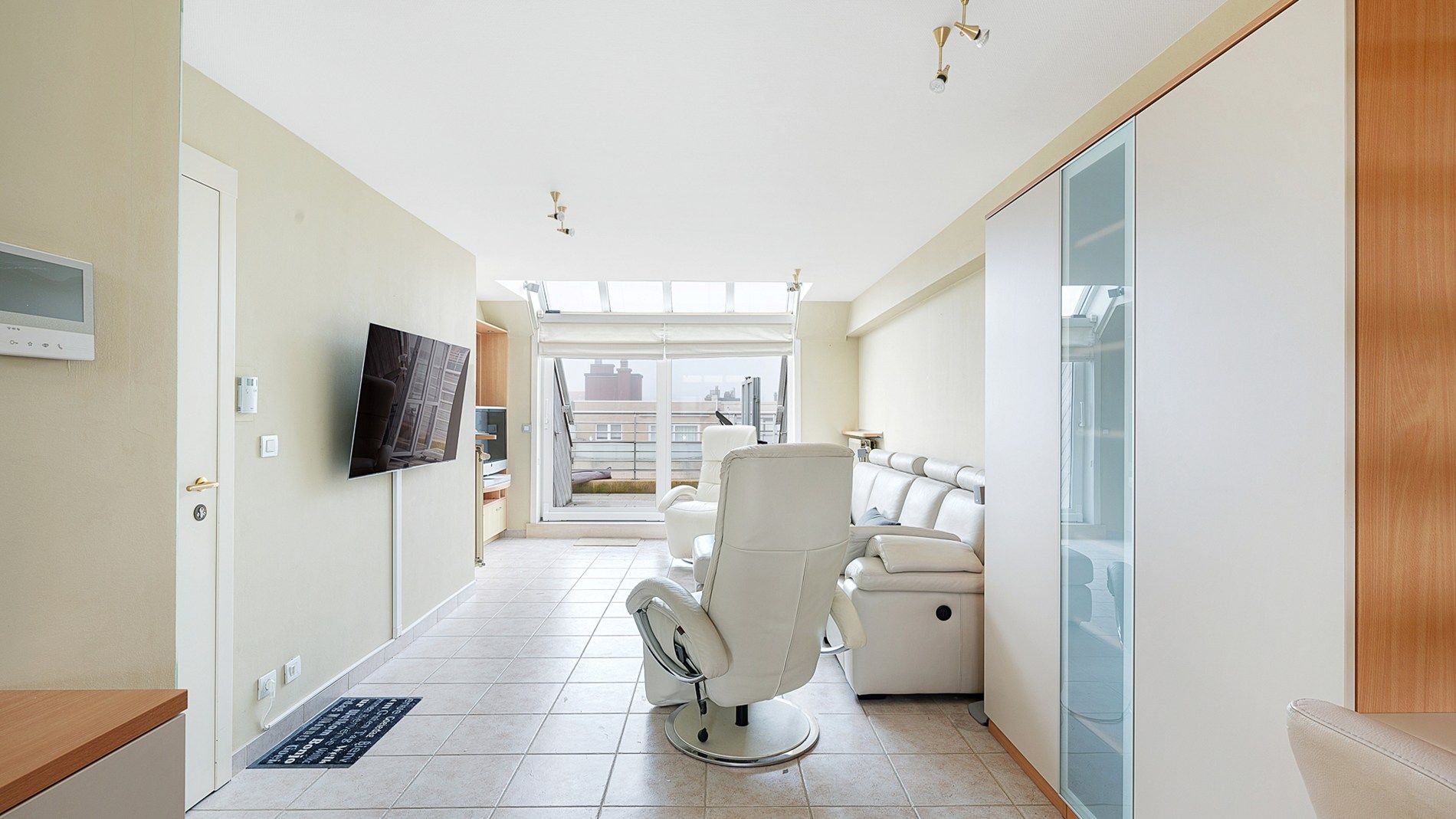 Penthouse met ruime terrassen nabij het strand te koop foto 6