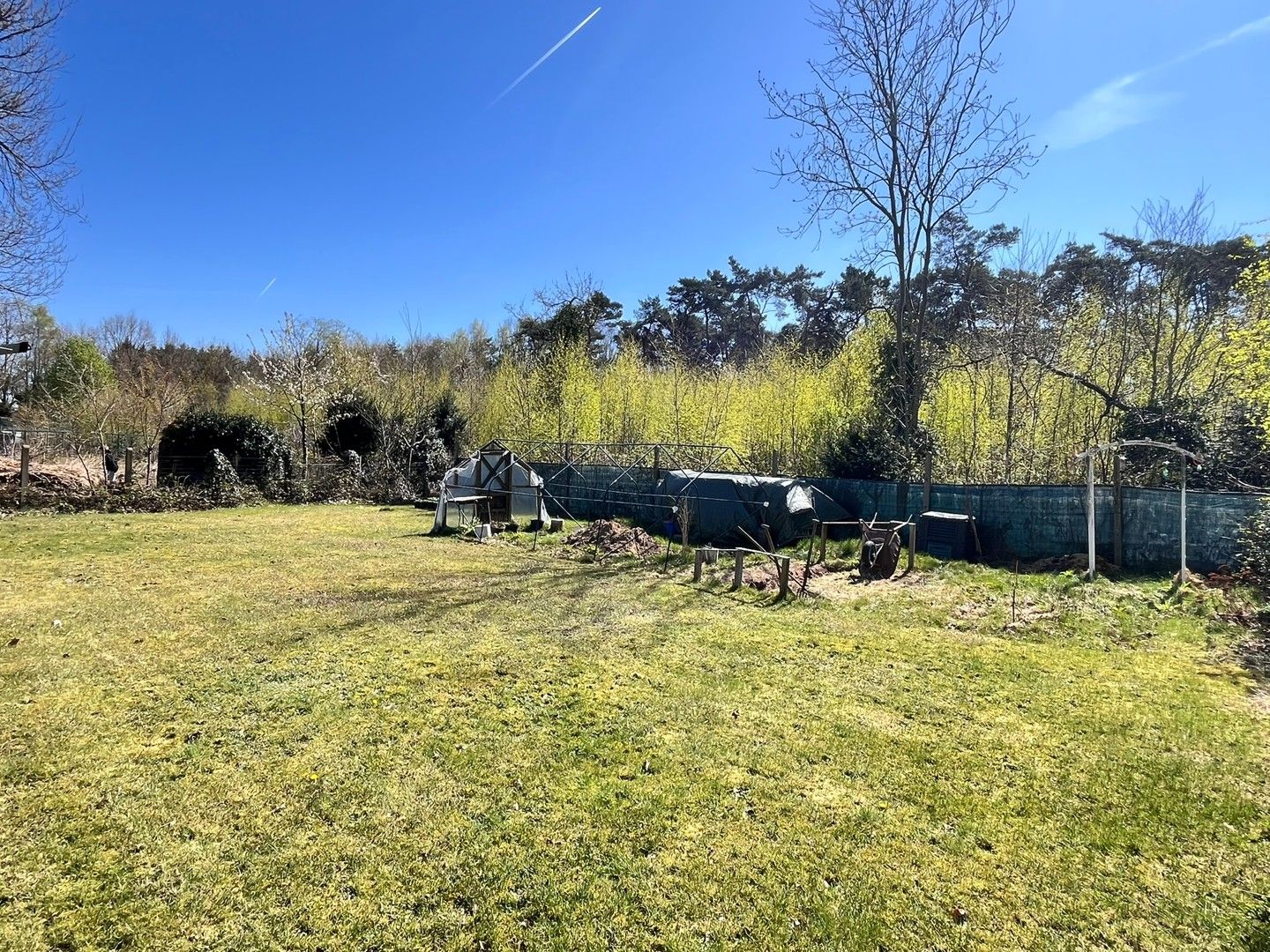 Bungalow met garage en tuin foto 6