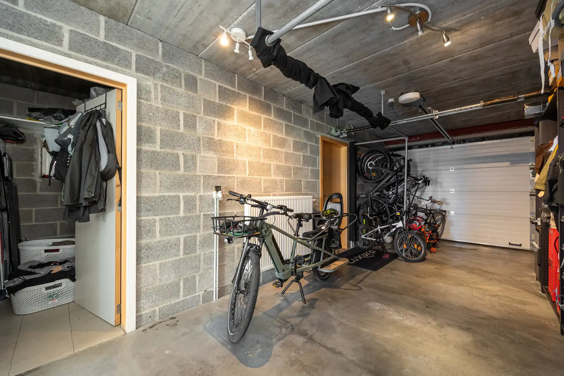 Ruime woning met garage en open uitzicht foto 19