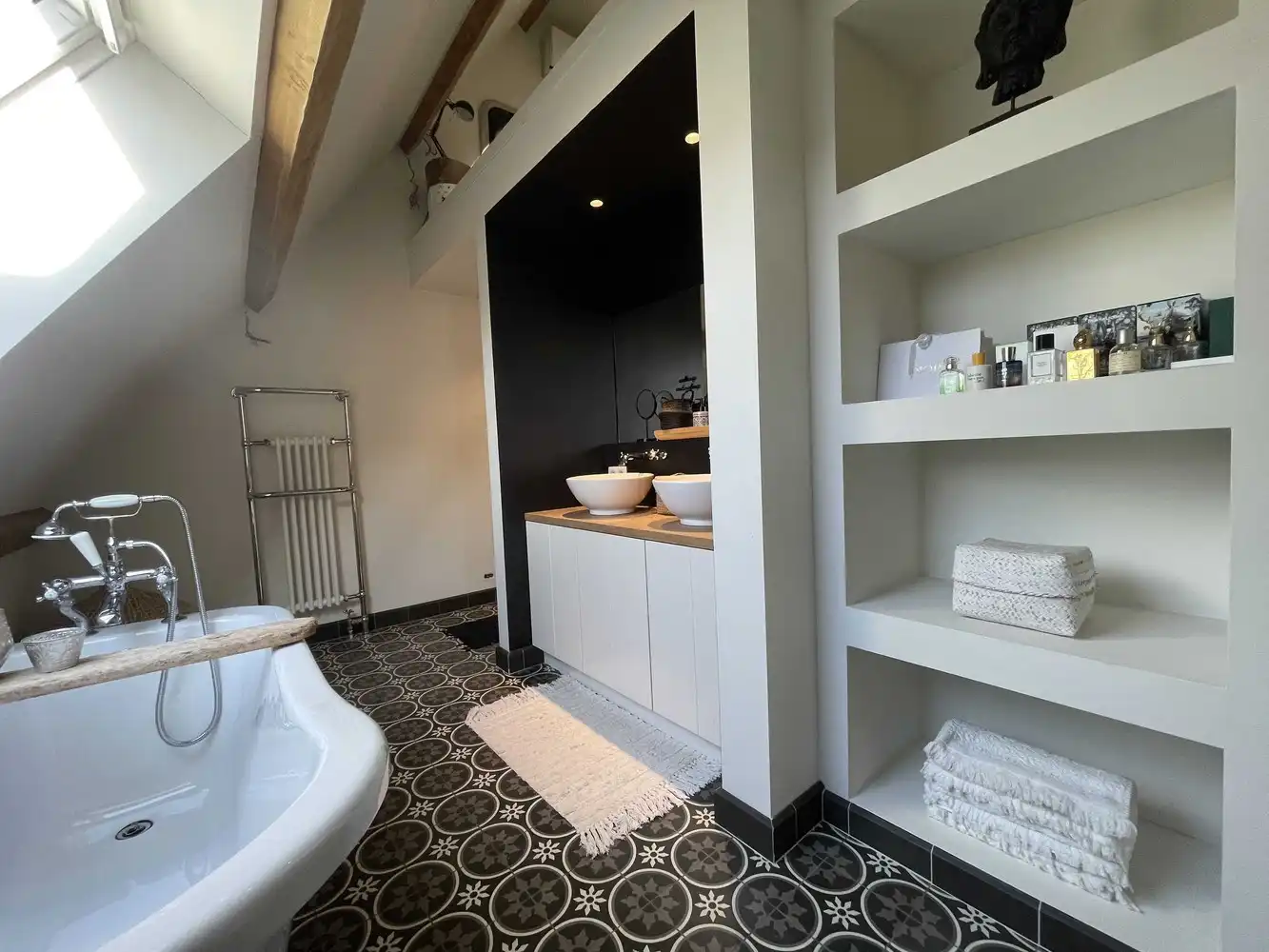 Smaakvol gerenoveerde karaktervolle wijkwoning foto 32