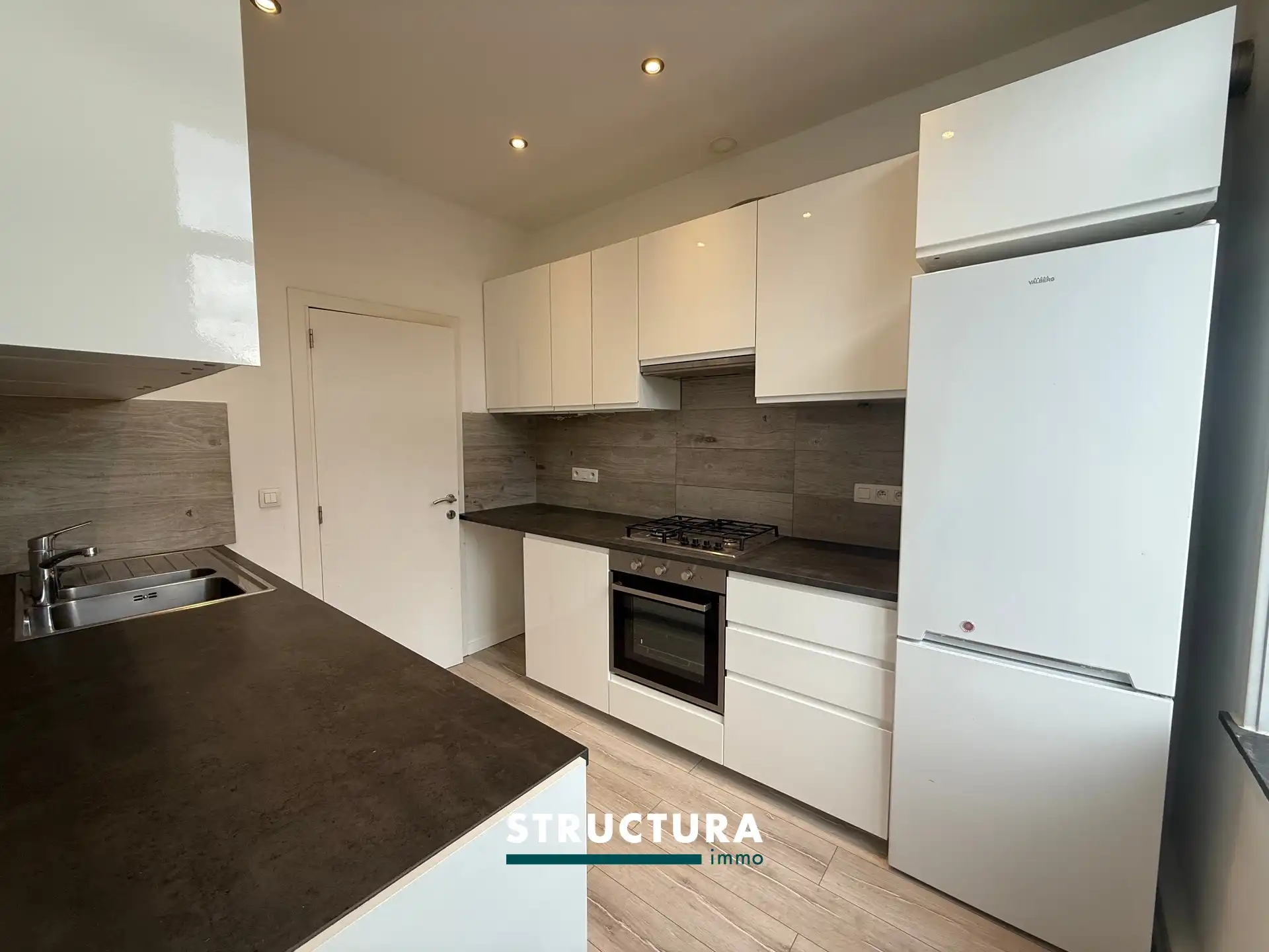 Veelzijdige woning (kangoeroewonen, wonen/werken, ...) met tuin en oprit foto 19