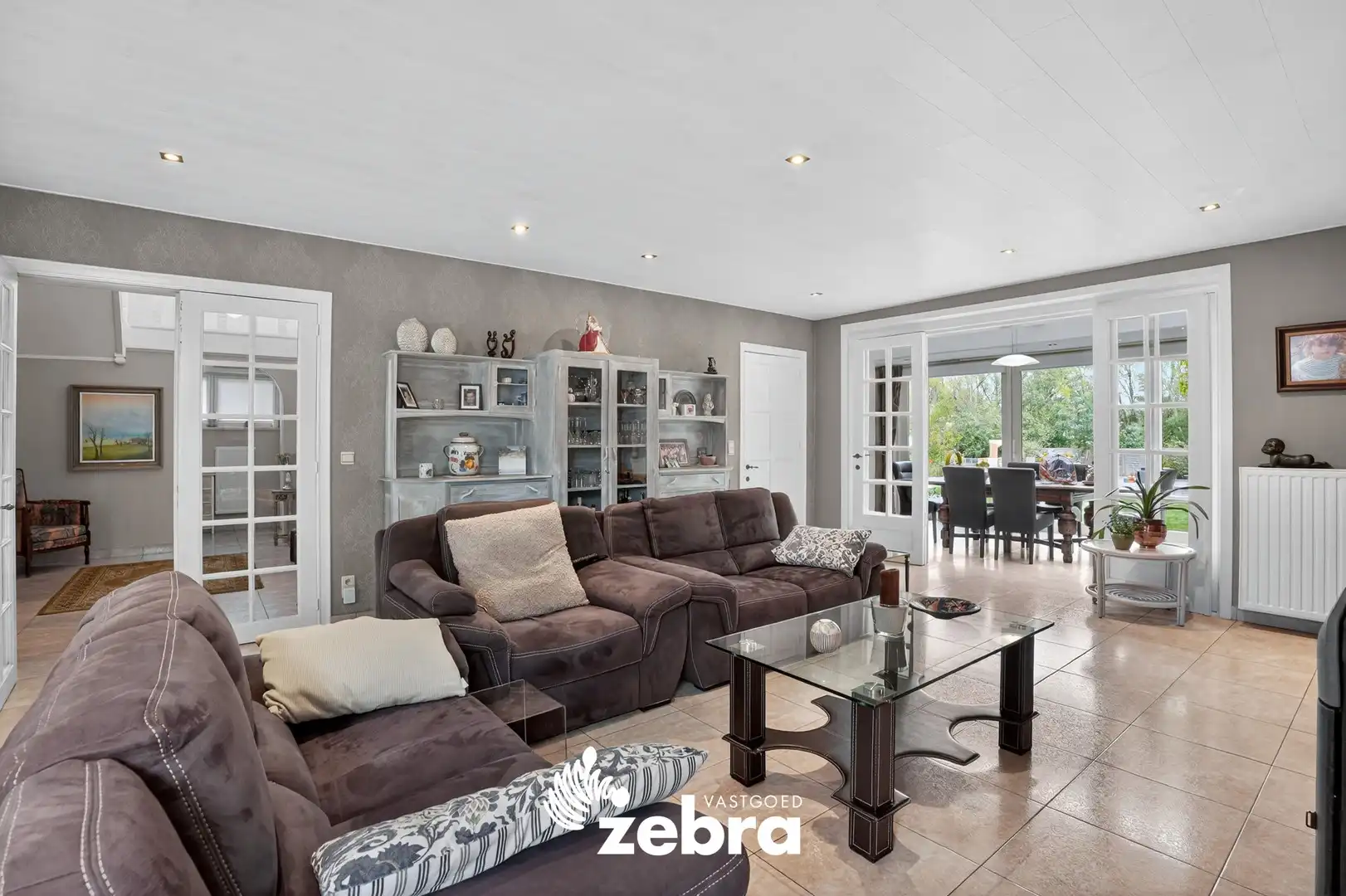 Unieke burgemeesterswoning met authentieke charme, 6 slaapkamers en grote tuin nabij IJzer te Roesbrugge! foto 11