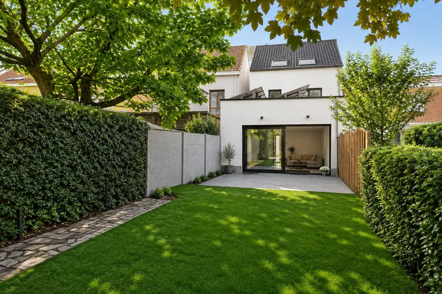 Stijlvol en  hoogwaardig vernieuwde woning met EPC A in het centrum van Kapellen foto 2