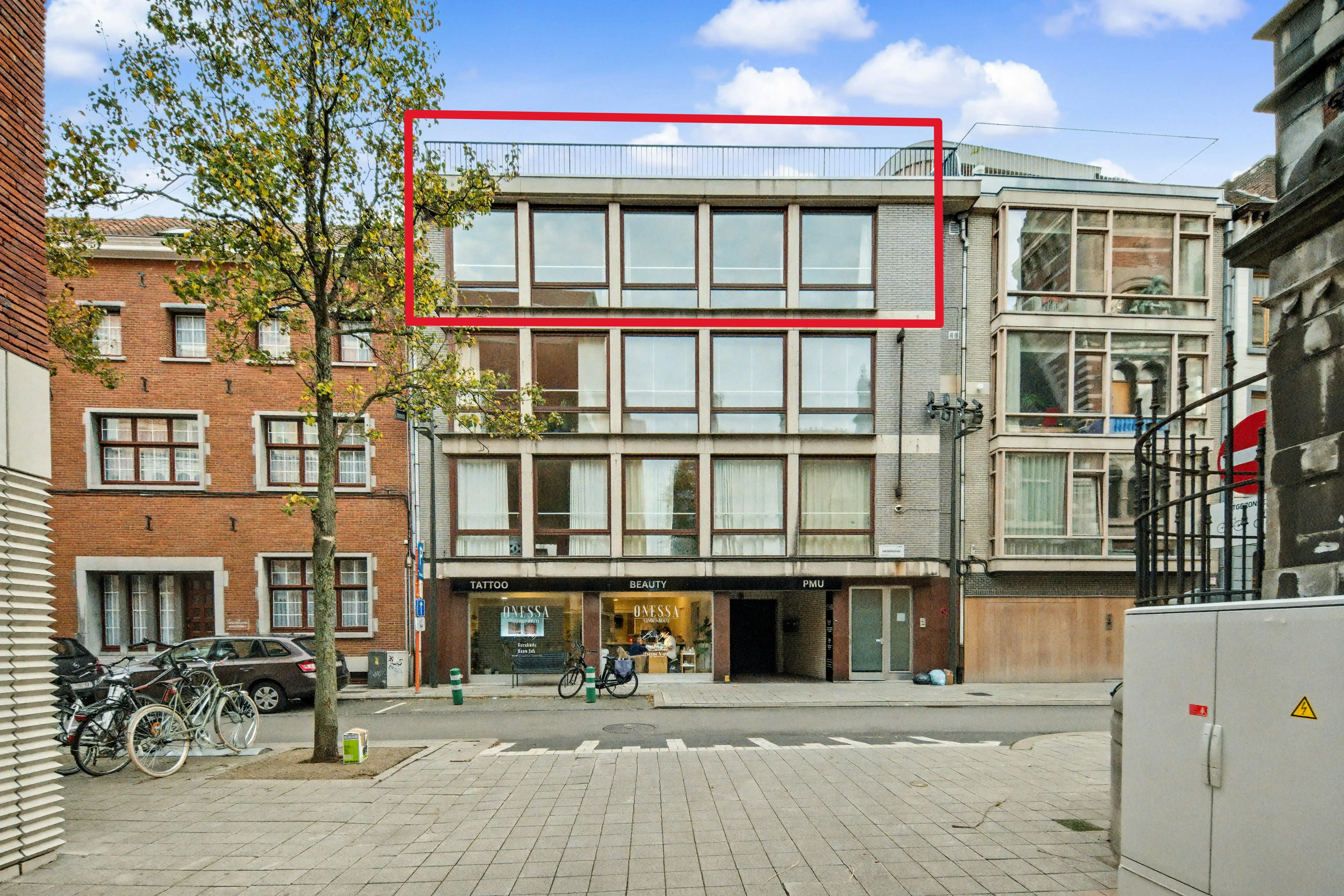 Exclusief duplex-penthouse met adembenemend terras in hartje Hasselt foto 32