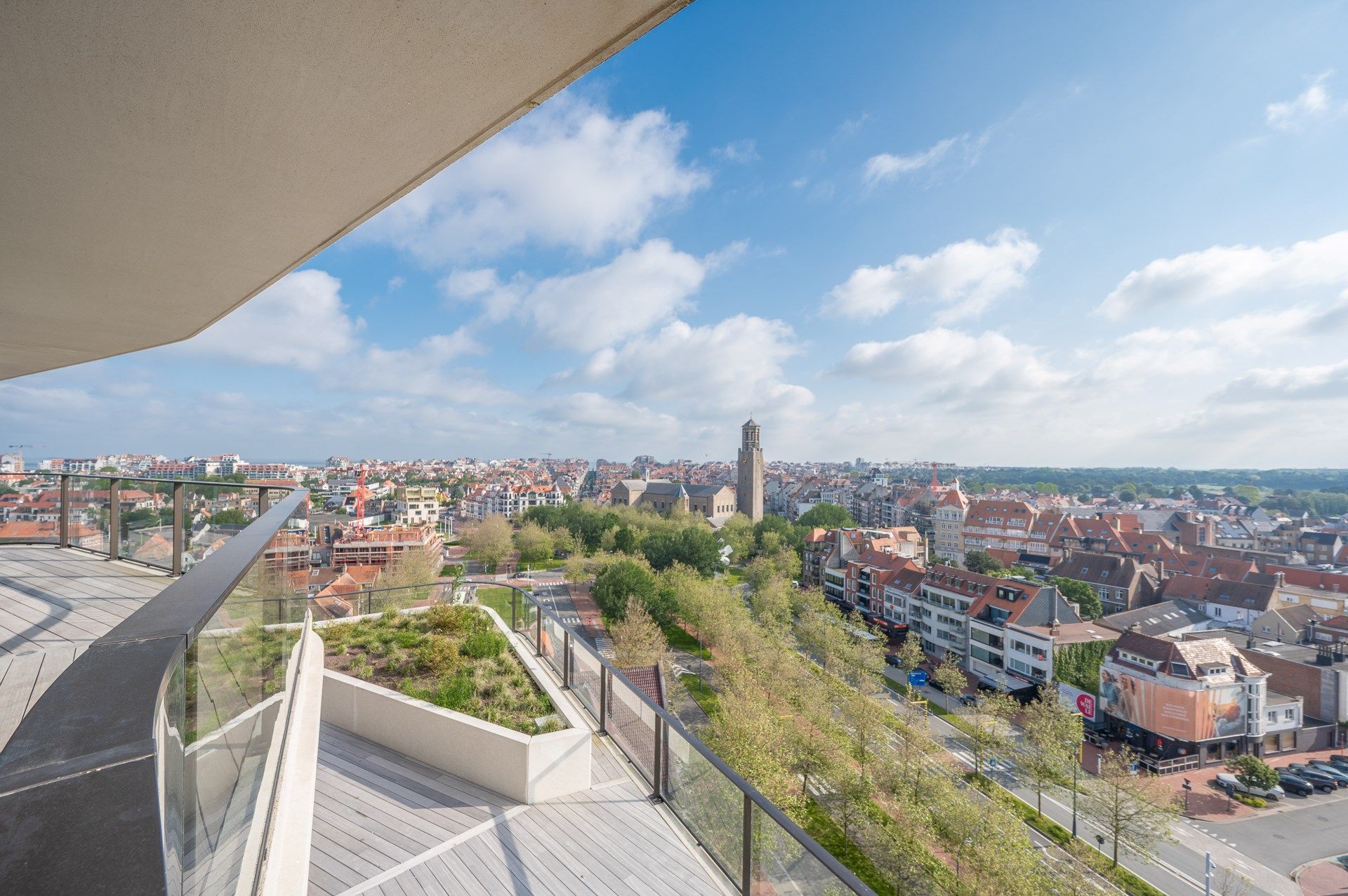 Luxueus appartement met zeer ruim terras gelegen in de exclusieve residentie The Tower. foto 30